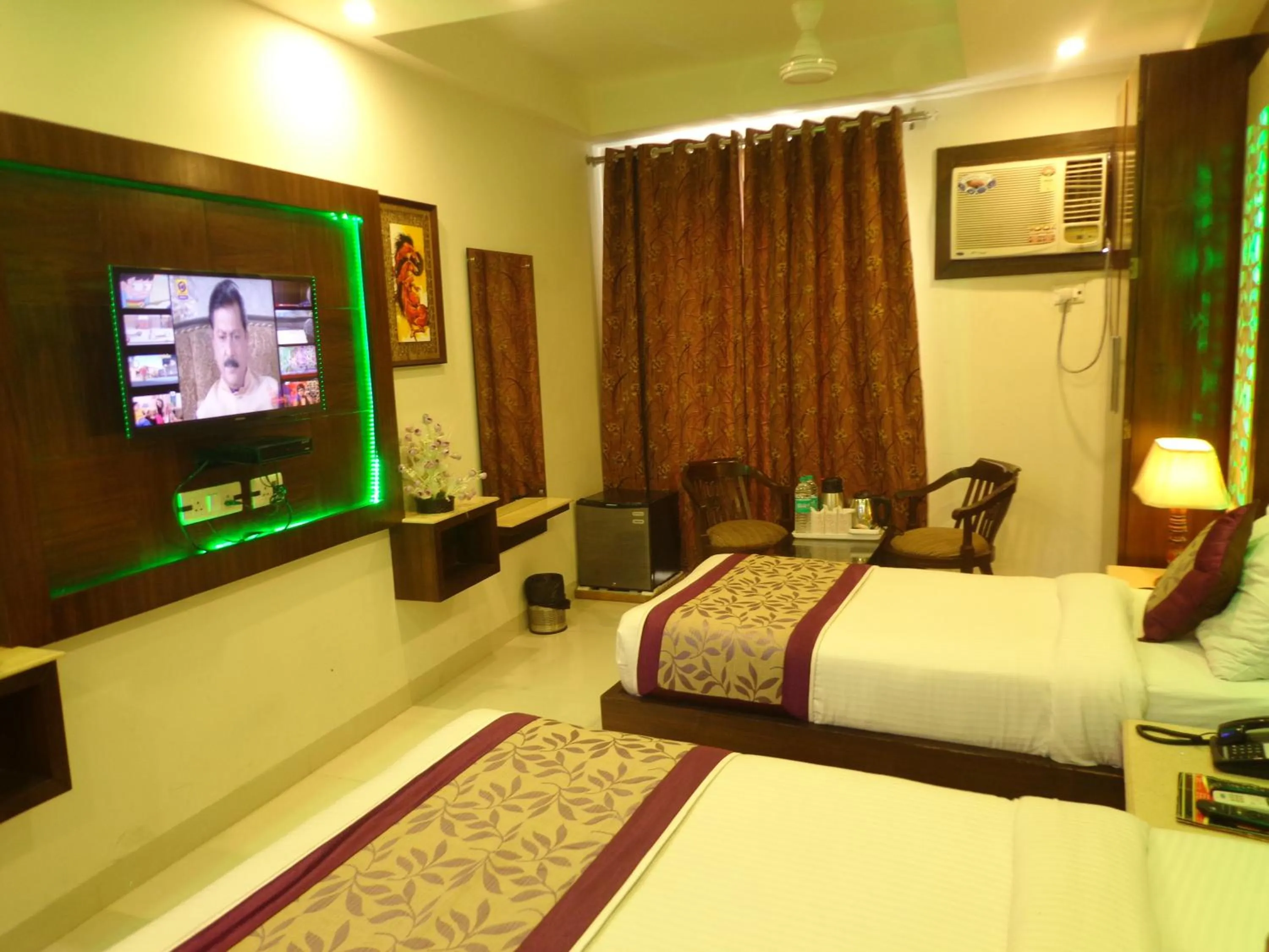 Bedroom in Hotel Station View Opposite New Delhi Railway