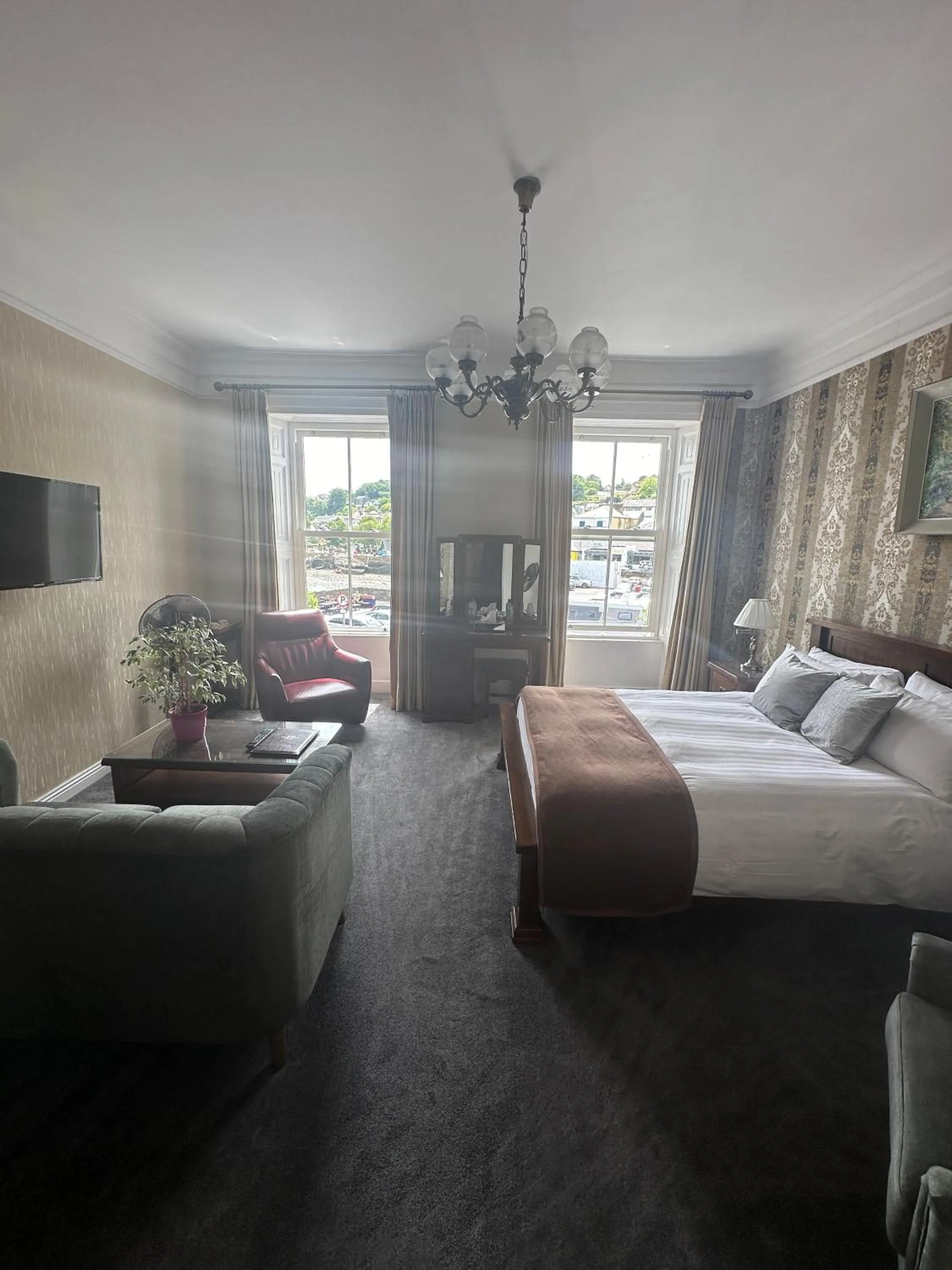 Bedroom, Bed in Long Quay House