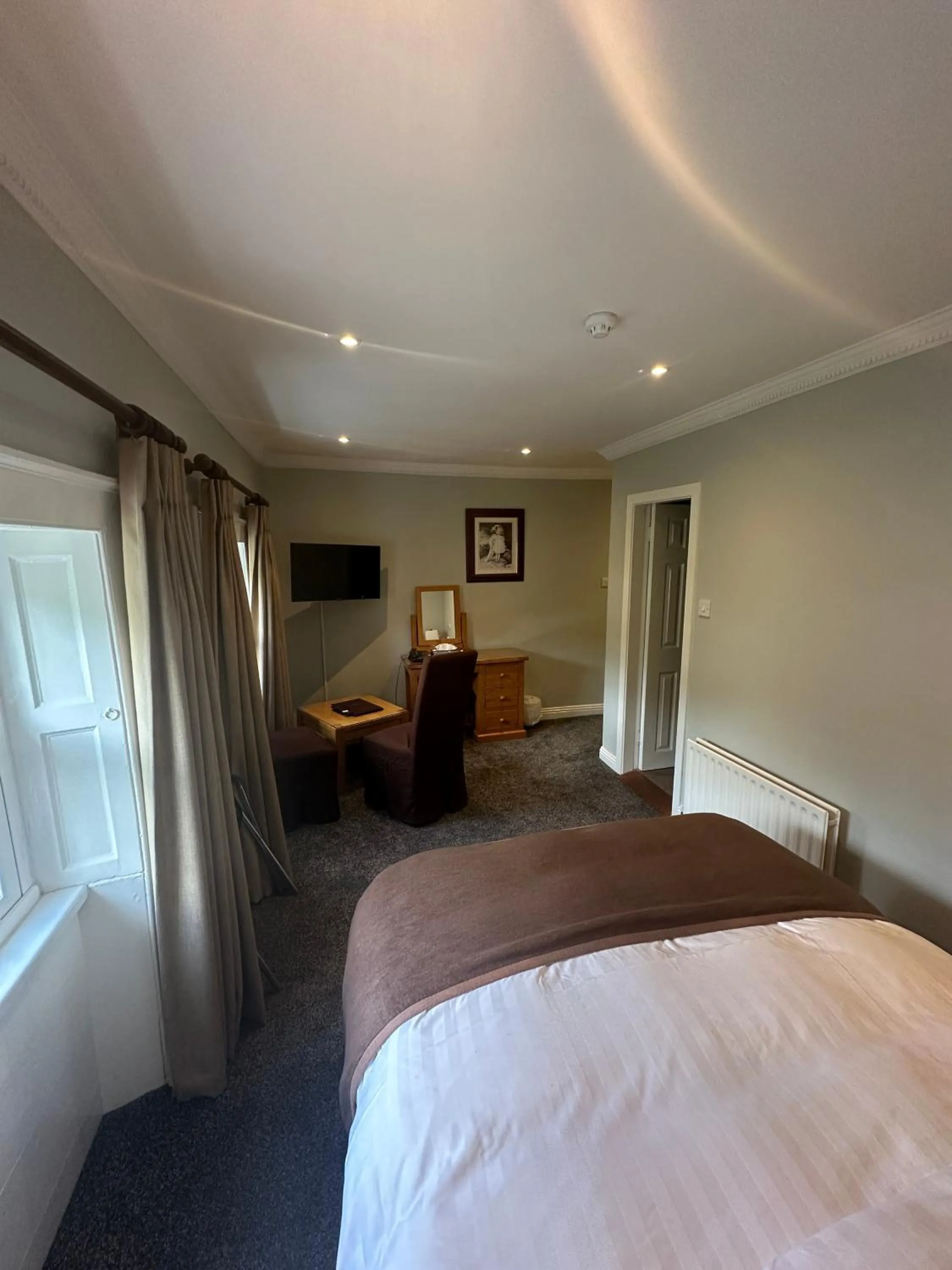 Bedroom, Bed in Long Quay House