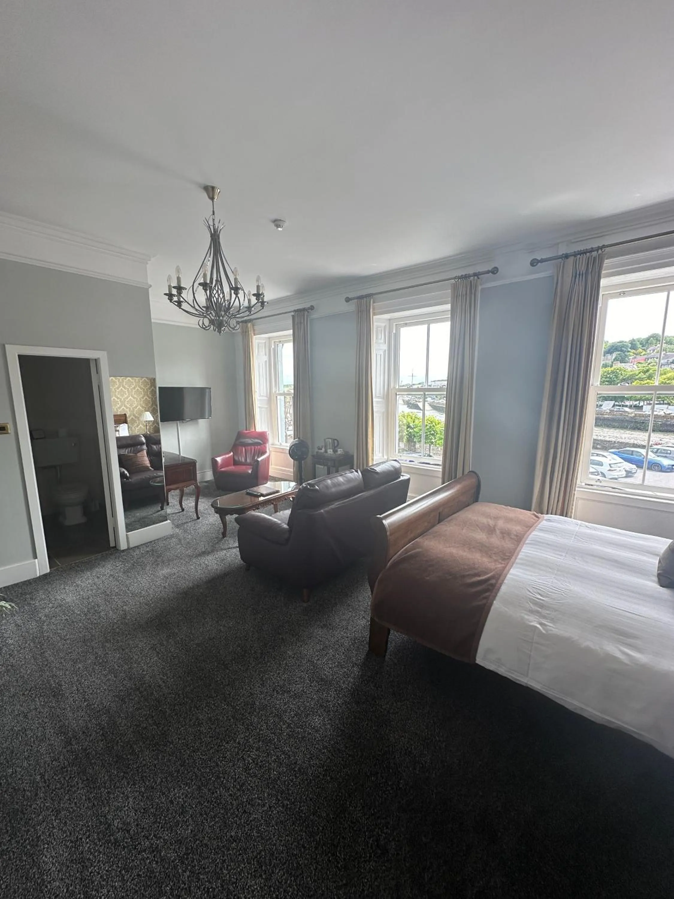 Bedroom, Bed in Long Quay House