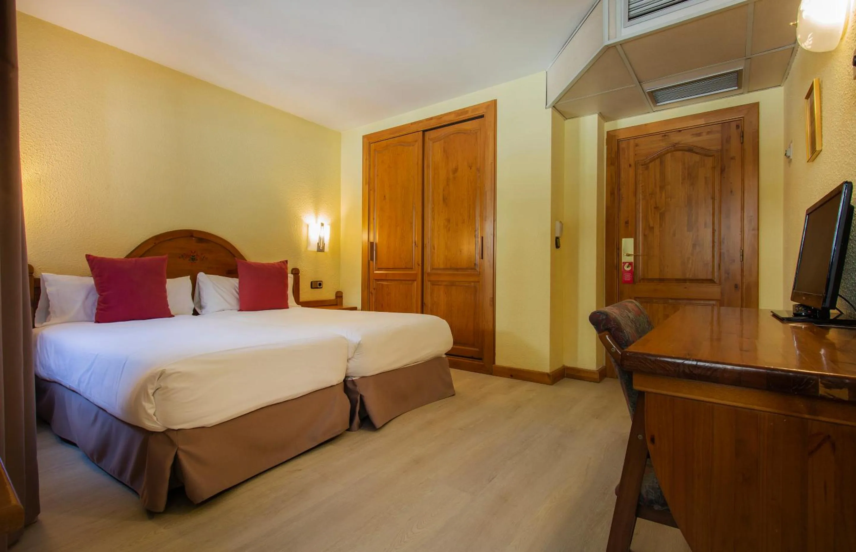 Bed in Hotel Sant Gothard by Nexta