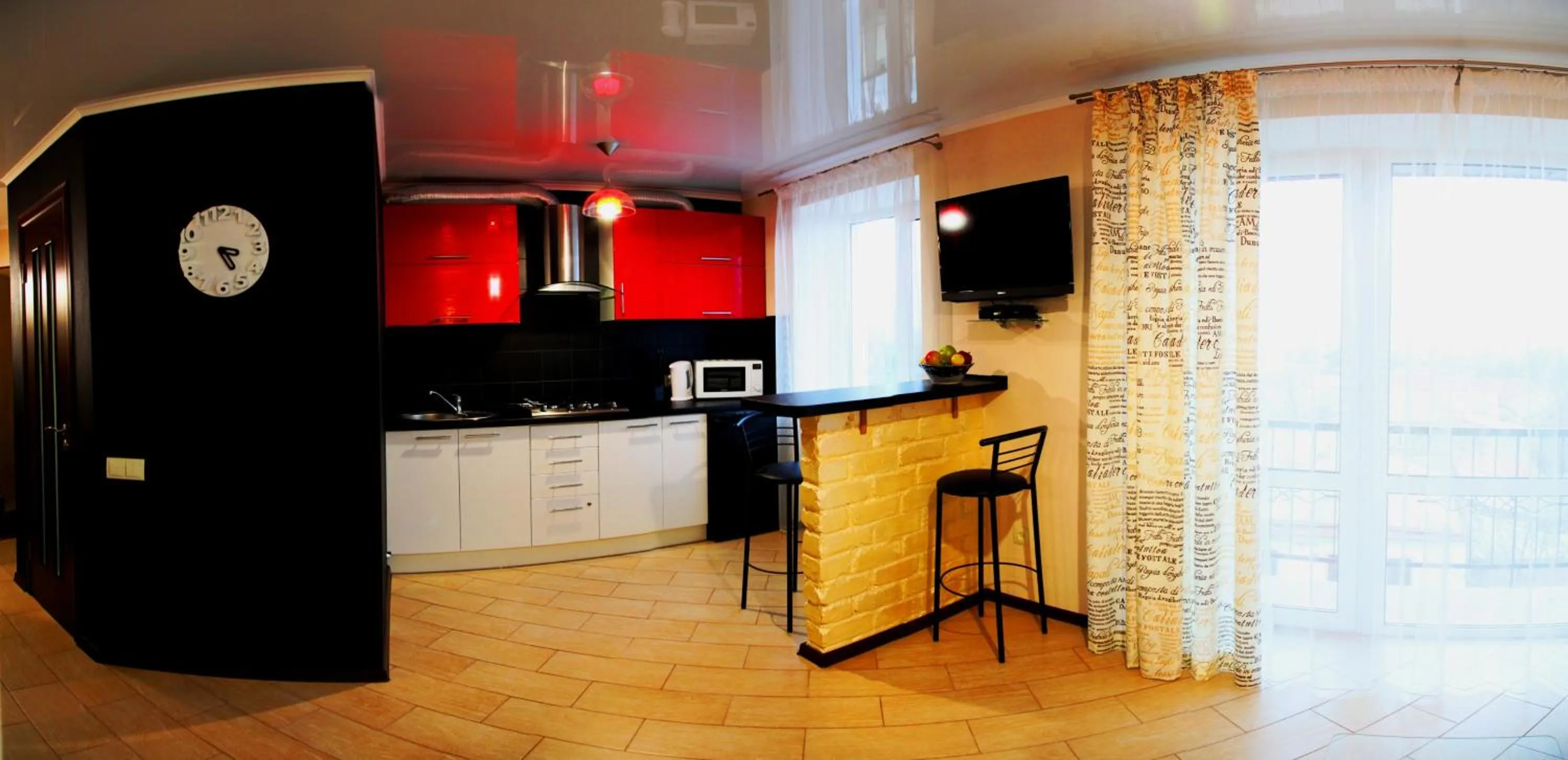 One-Bedroom Apartment in Студия и отдельная спальня в Центре