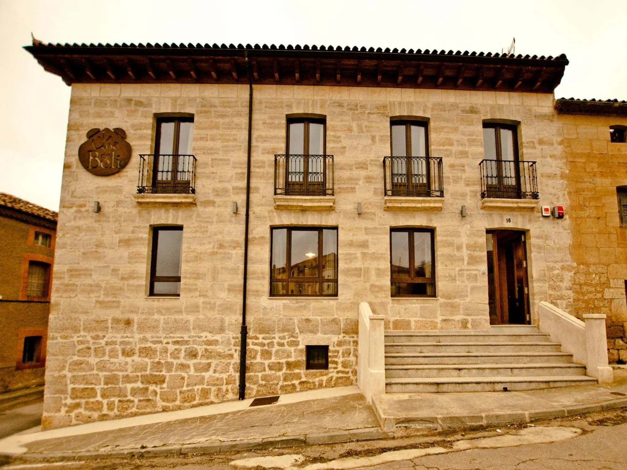 Facade/entrance in La Casa de Beli