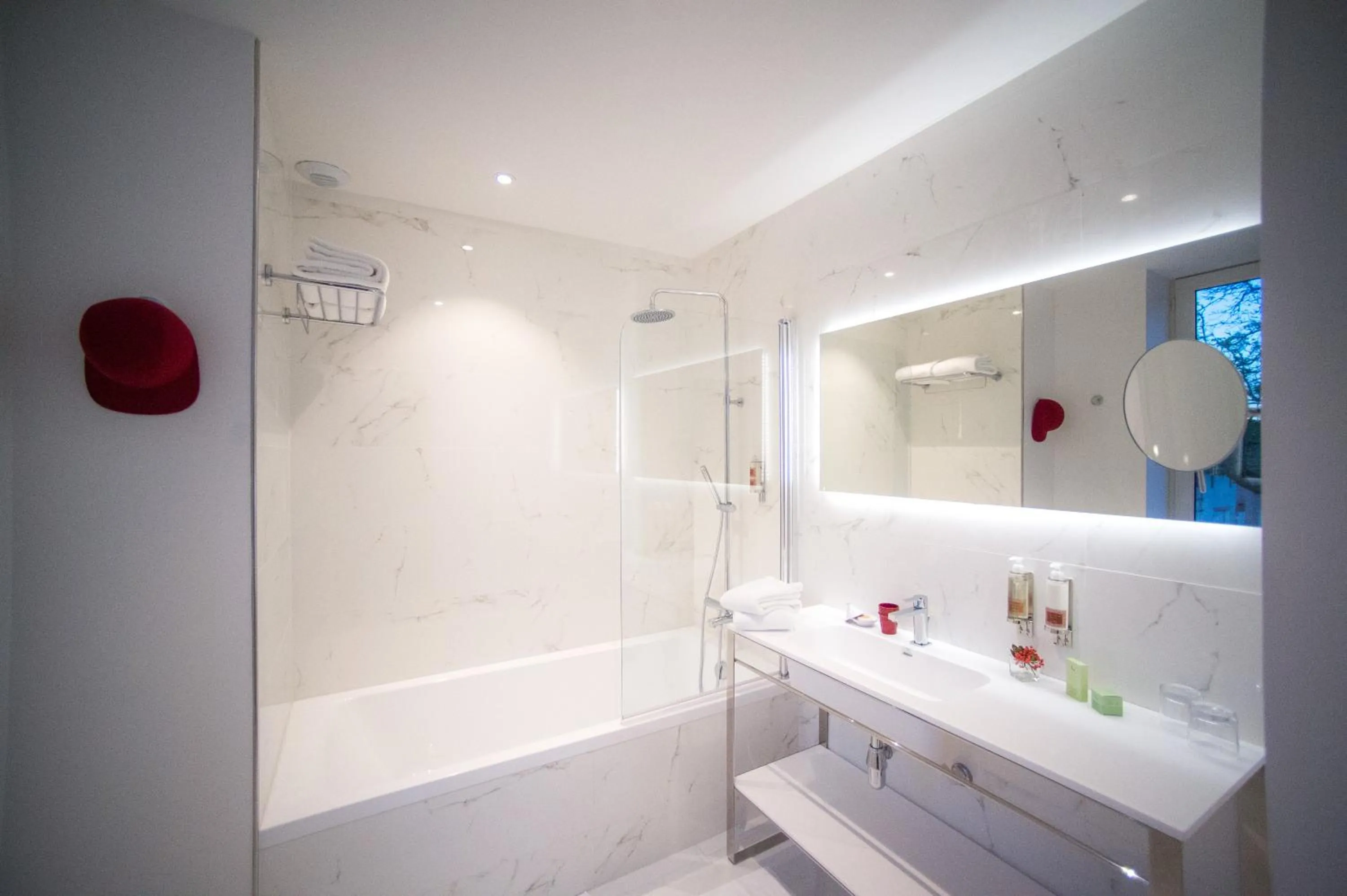 Bathroom in Best Western Premier Le Domaine de Montjoie