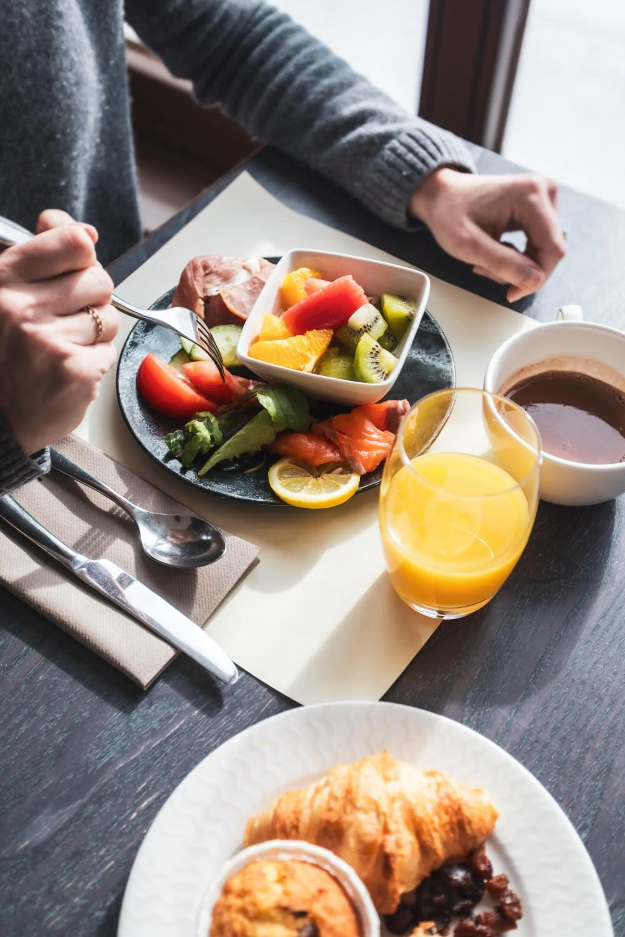 Buffet breakfast in Hôtel Taj-I Mah by Les Etincelles