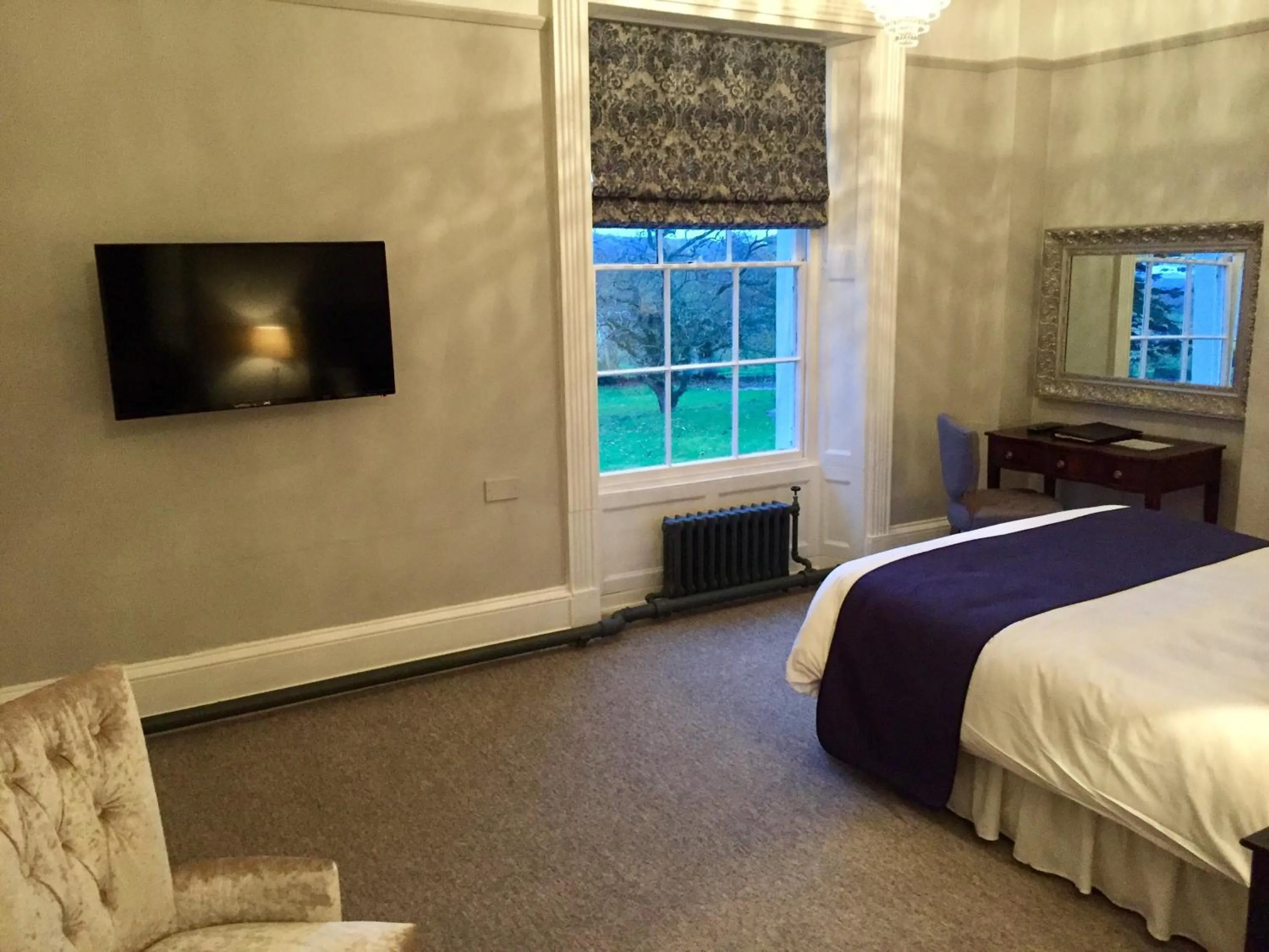 View (from property/room), Bed in Glewstone Court Country House Hotel