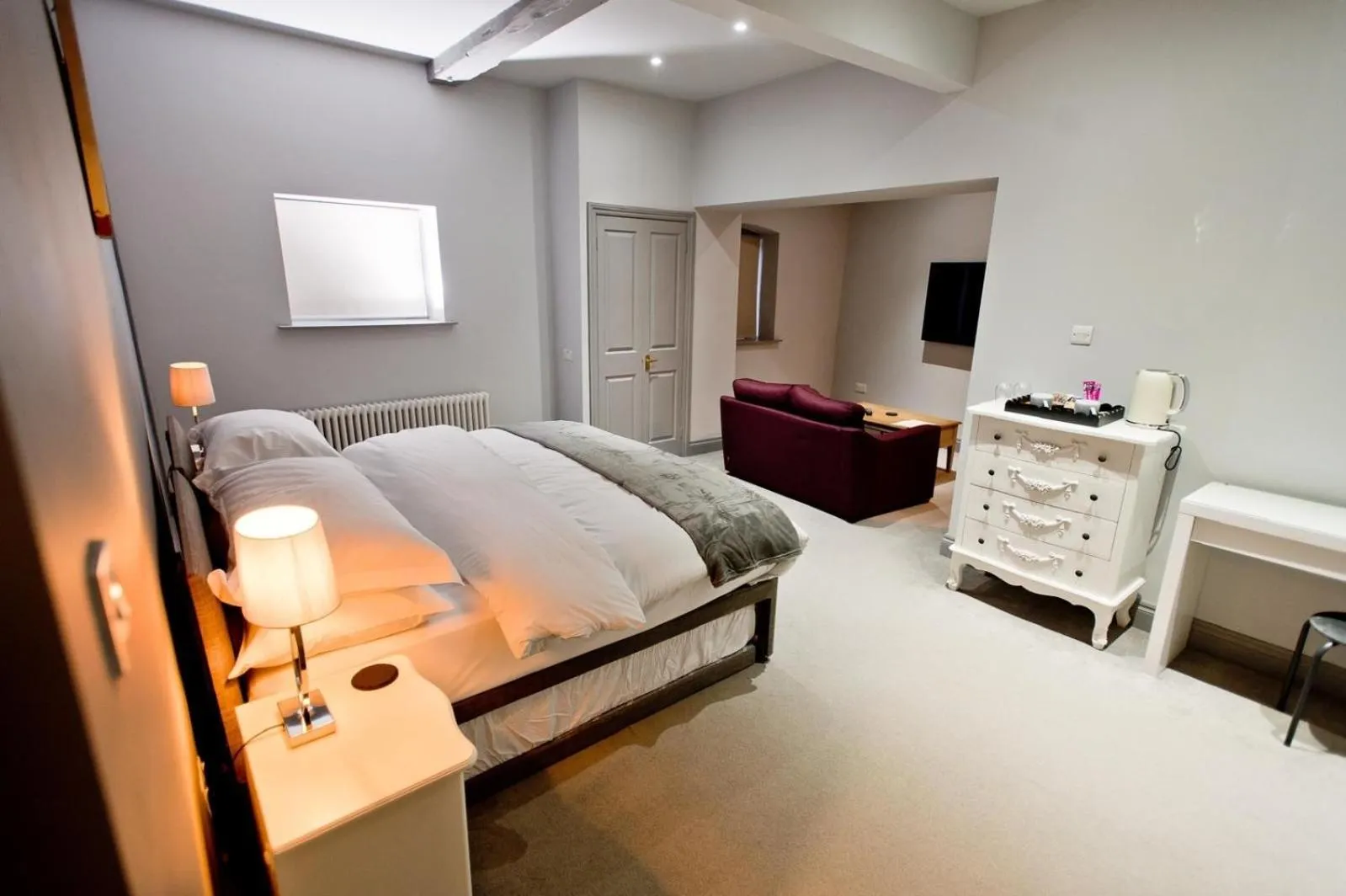 Seating area, Bed in Glewstone Court Country House Hotel