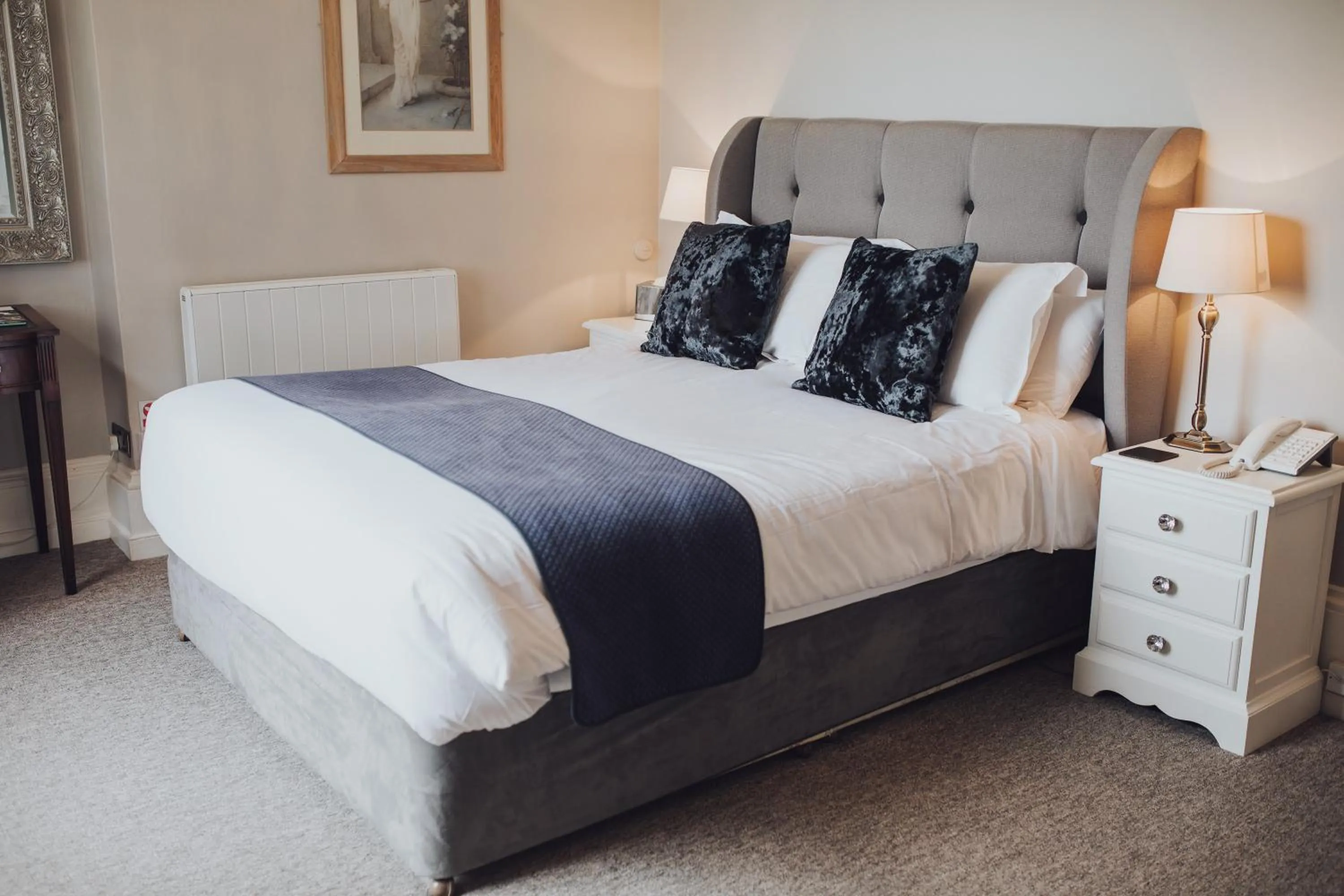 Bed in Glewstone Court Country House Hotel