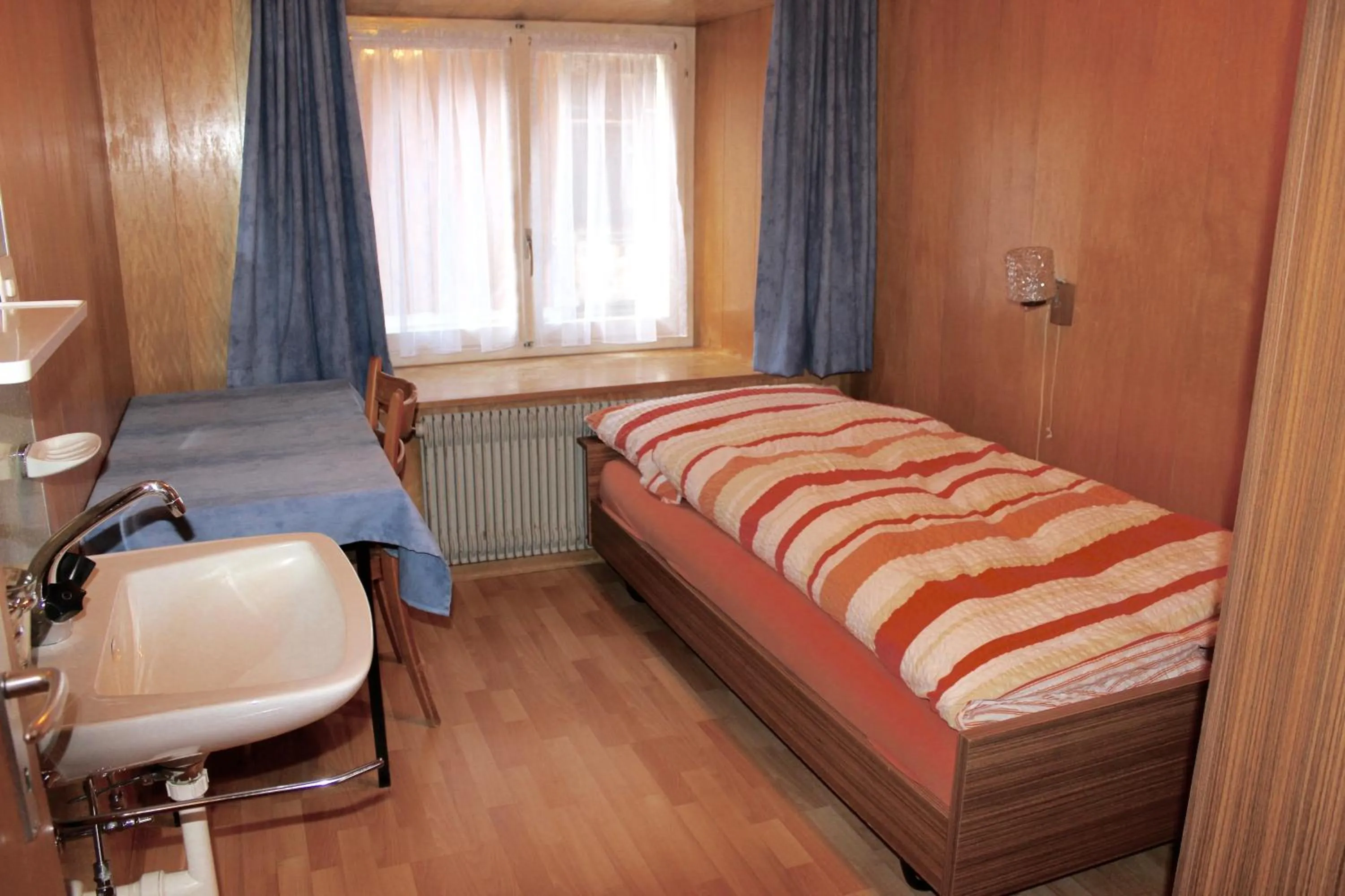 Bedroom, Bed in Mittaghornblick