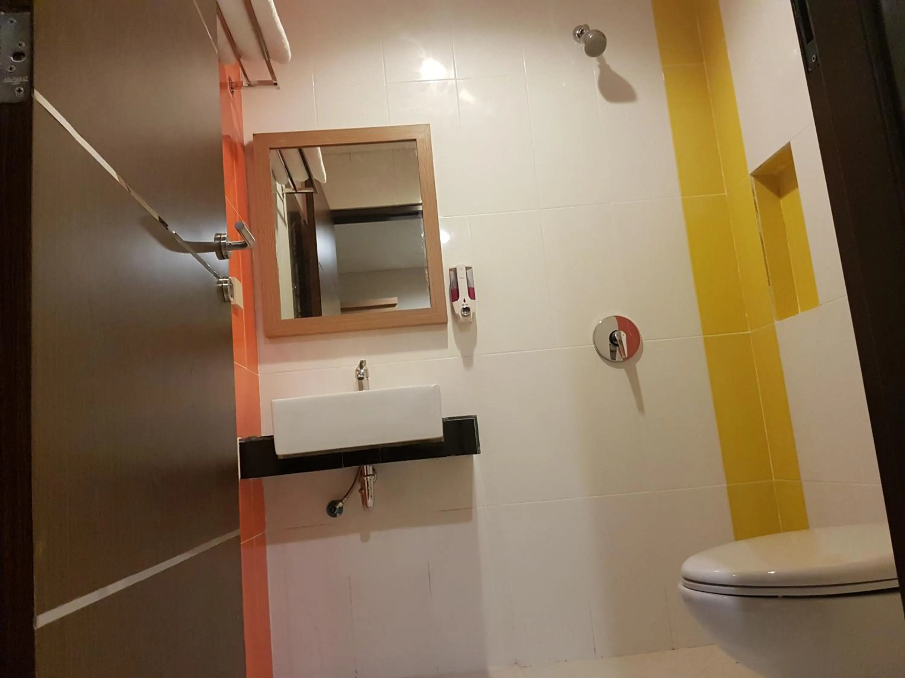 Bathroom in Budget Hotel Ambon
