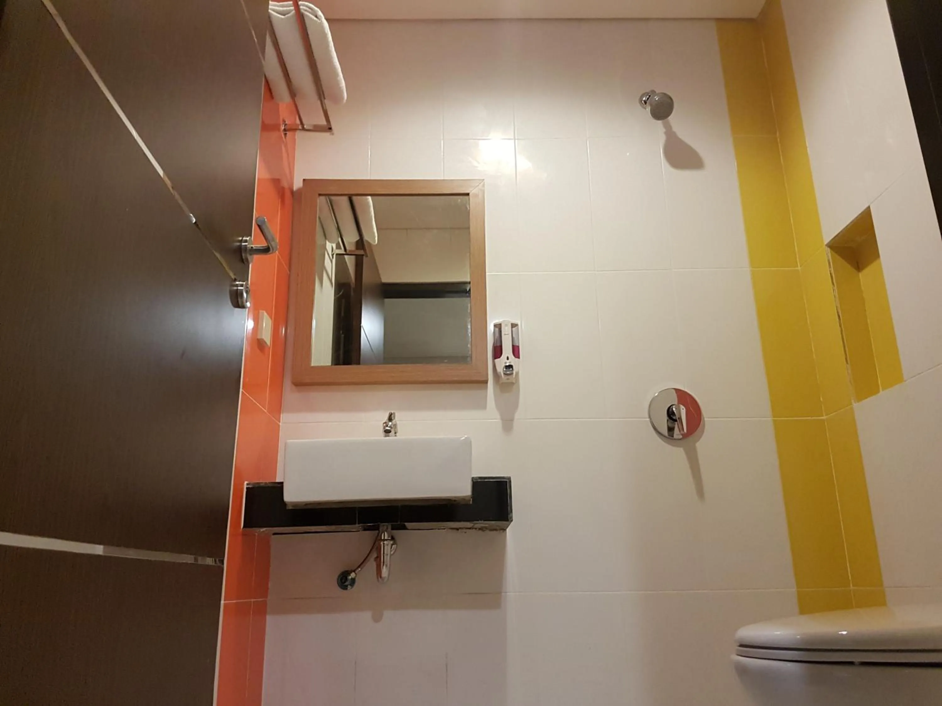 Bathroom in Budget Hotel Ambon