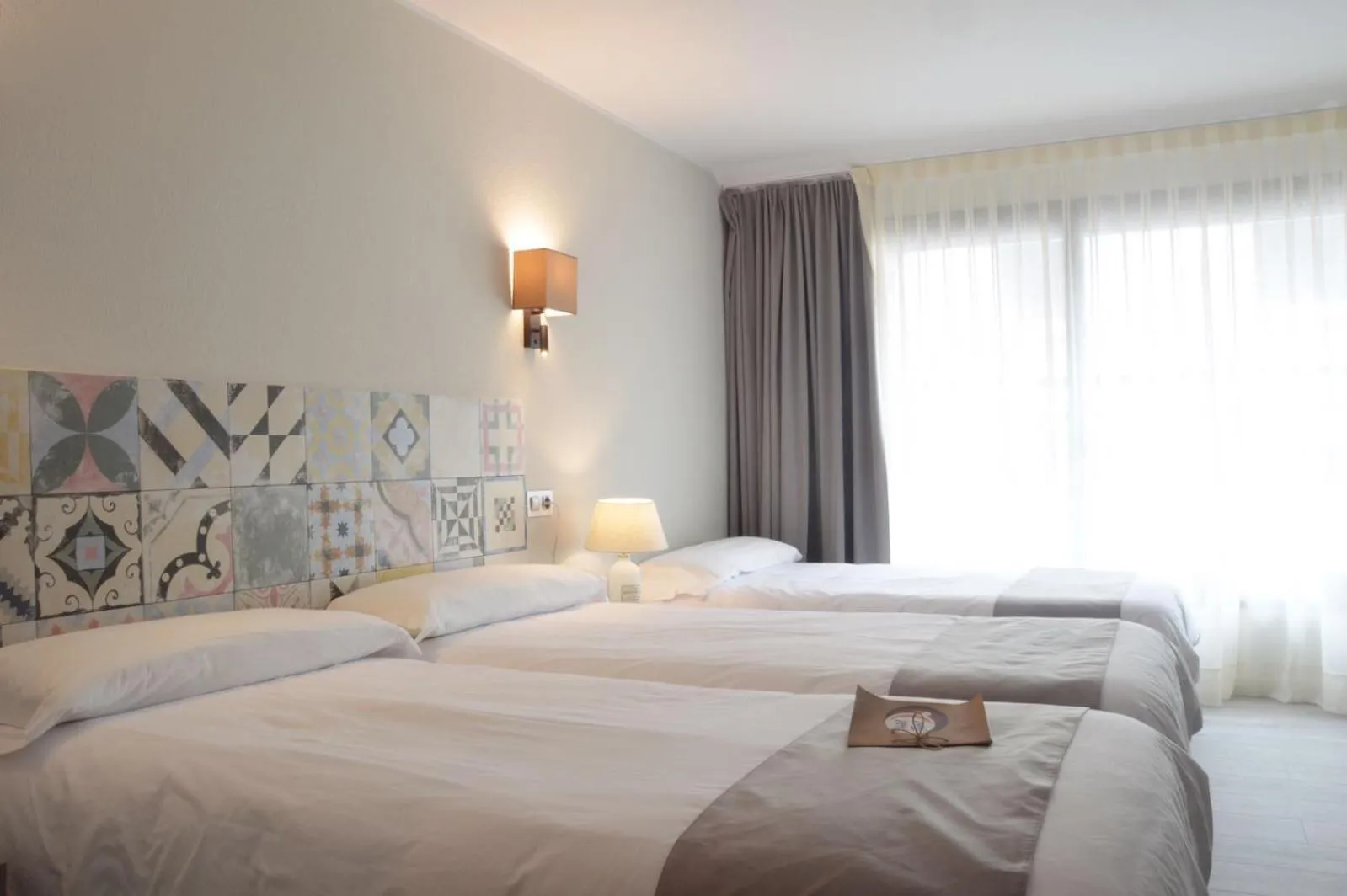 Photo of the whole room, Bed in Tudel