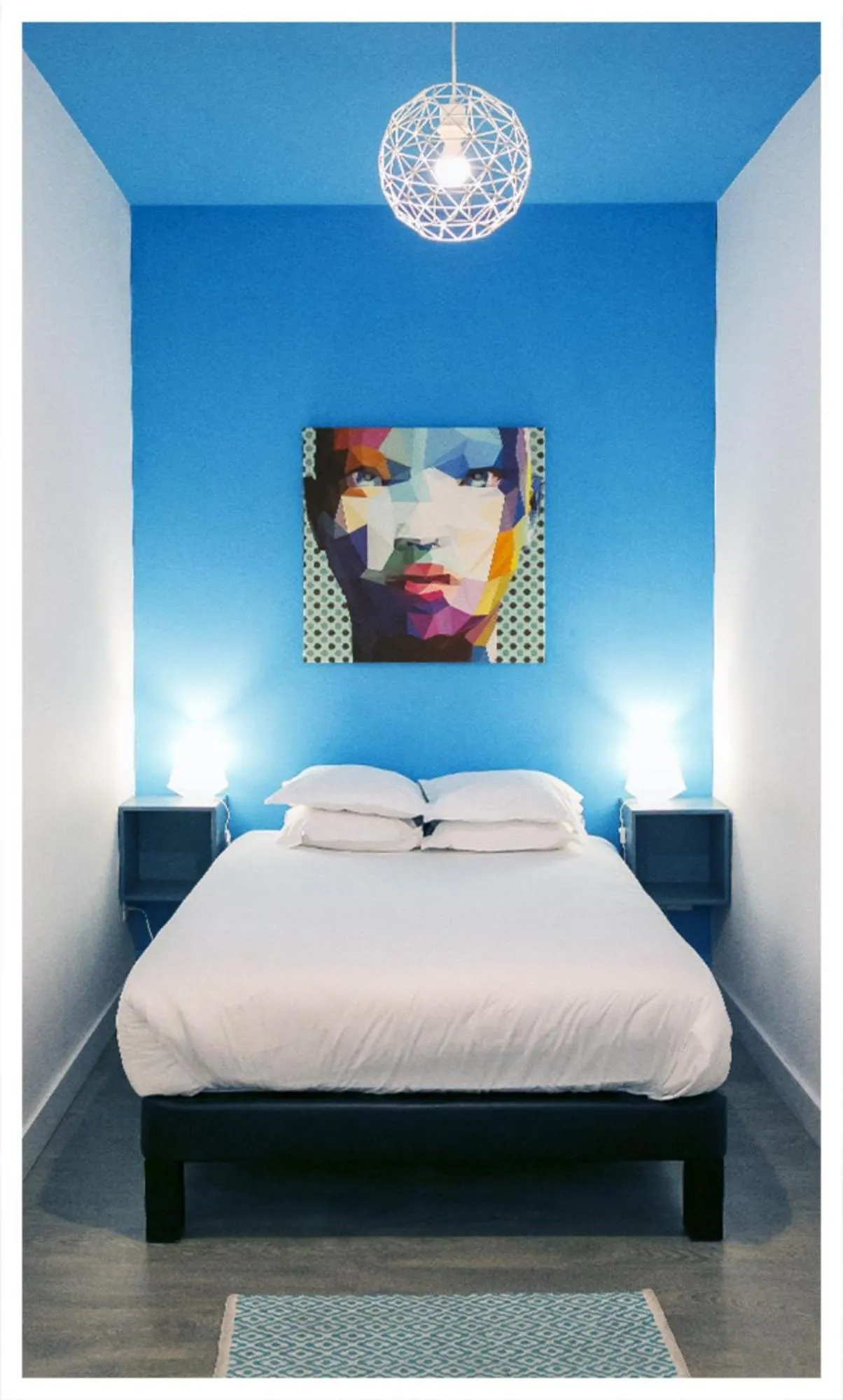 Bedroom, Bed in URBAN LOFT & SPA Marseille