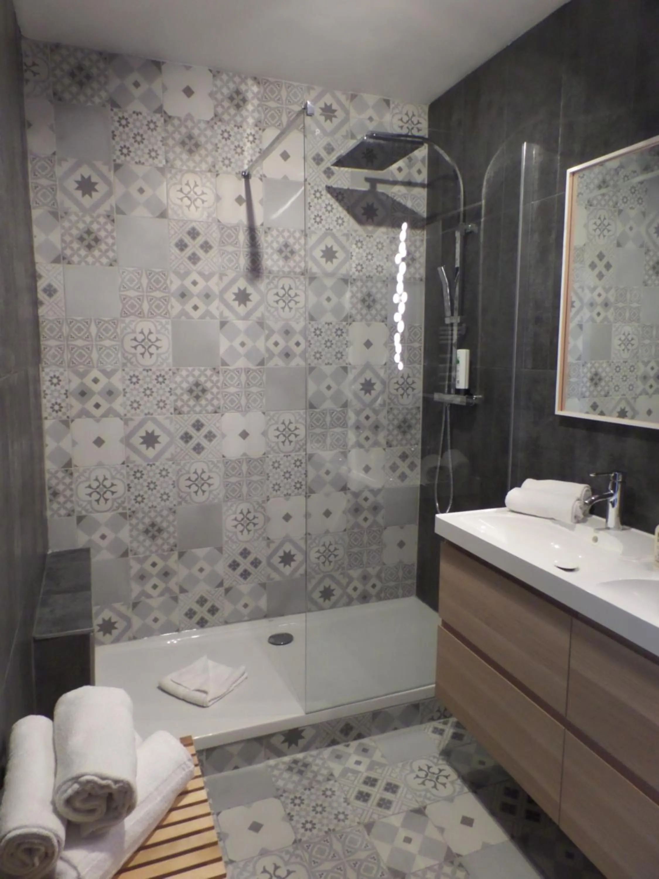 Bathroom in URBAN LOFT & SPA Marseille