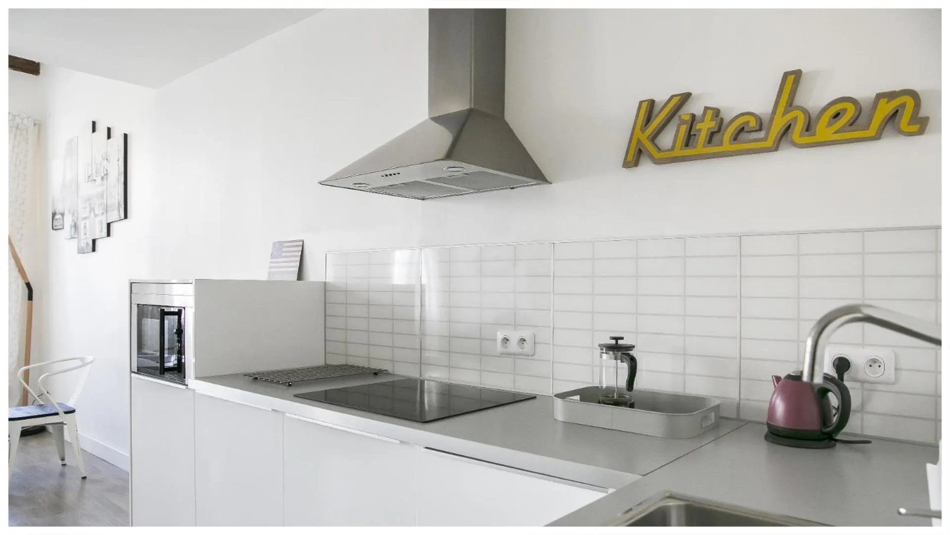 Kitchen or kitchenette in URBAN LOFT & SPA Marseille