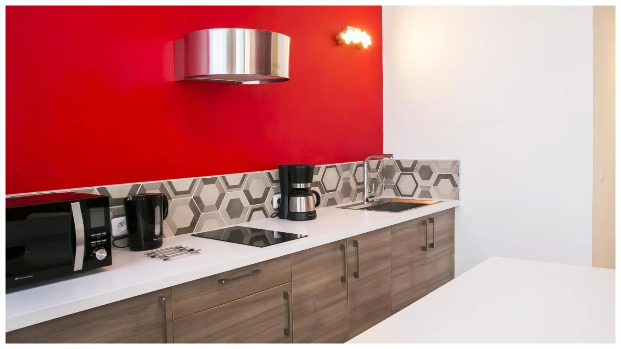 Kitchen or kitchenette in URBAN LOFT & SPA Marseille