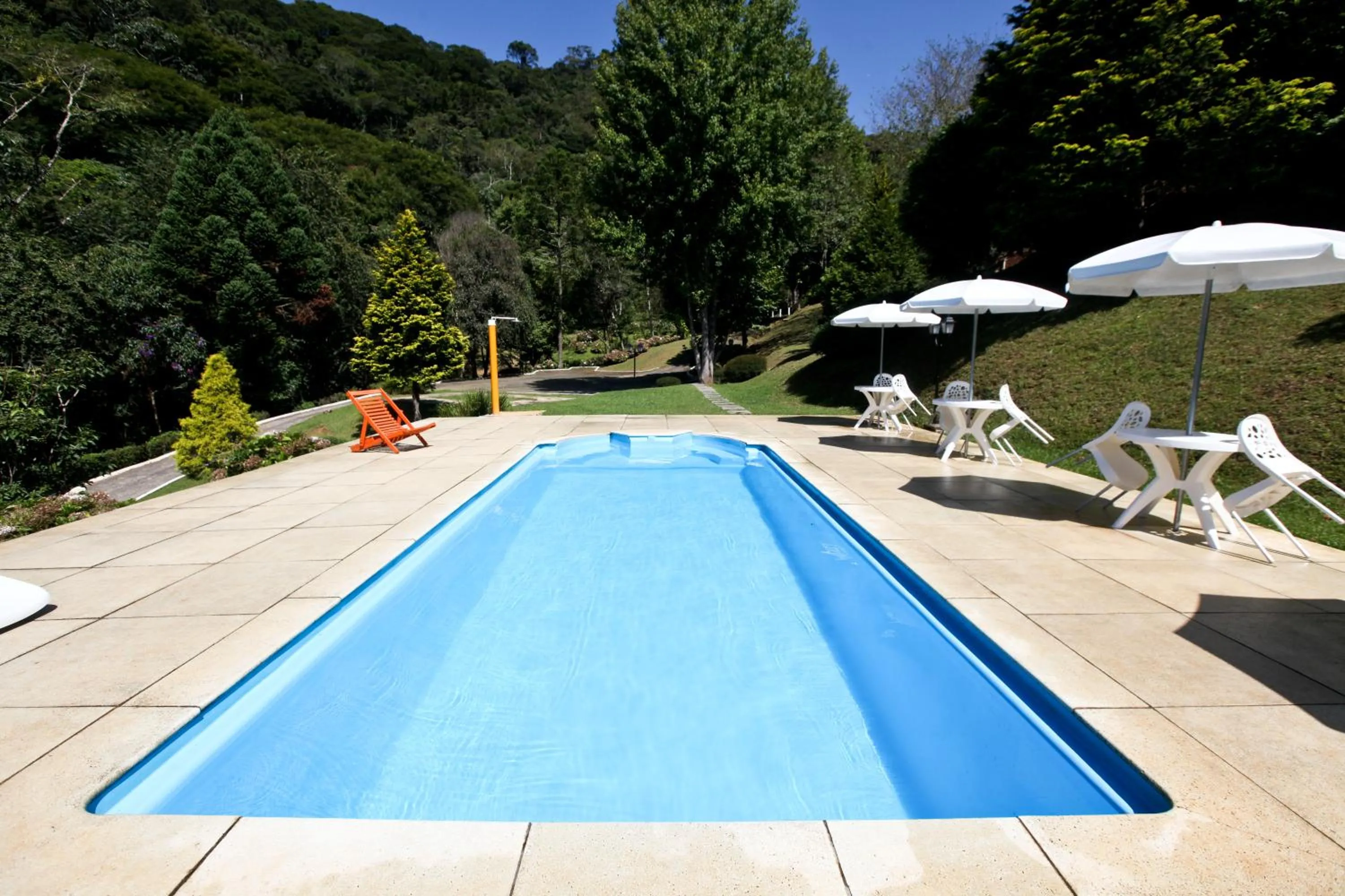 Pool view in Pousada Alpes