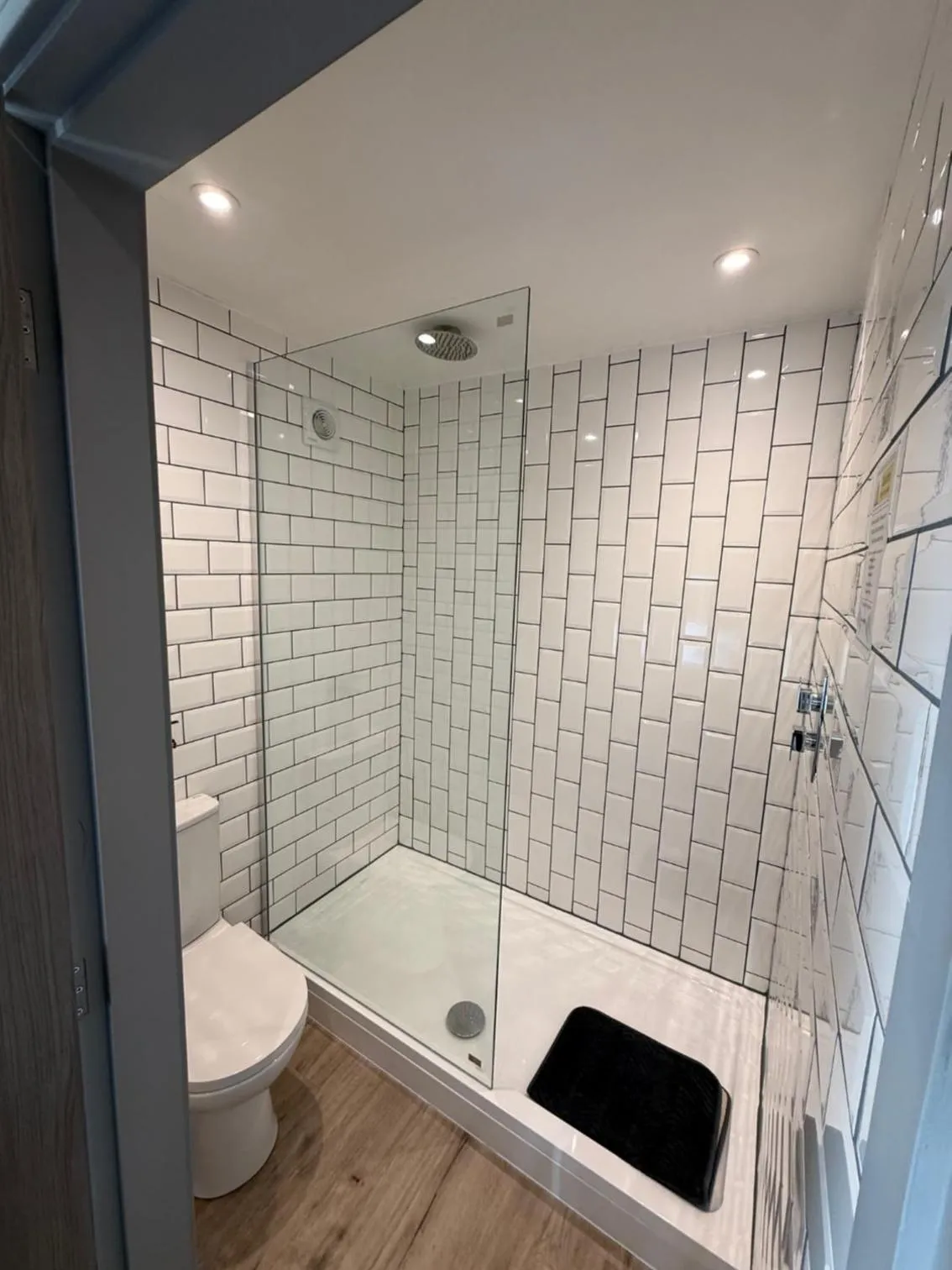 Shower in The White Horse