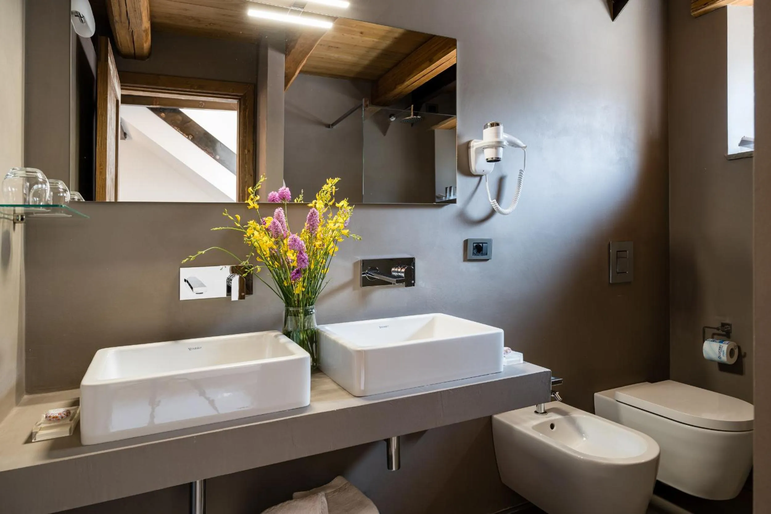 Bathroom in Borgotufi Albergo Diffuso