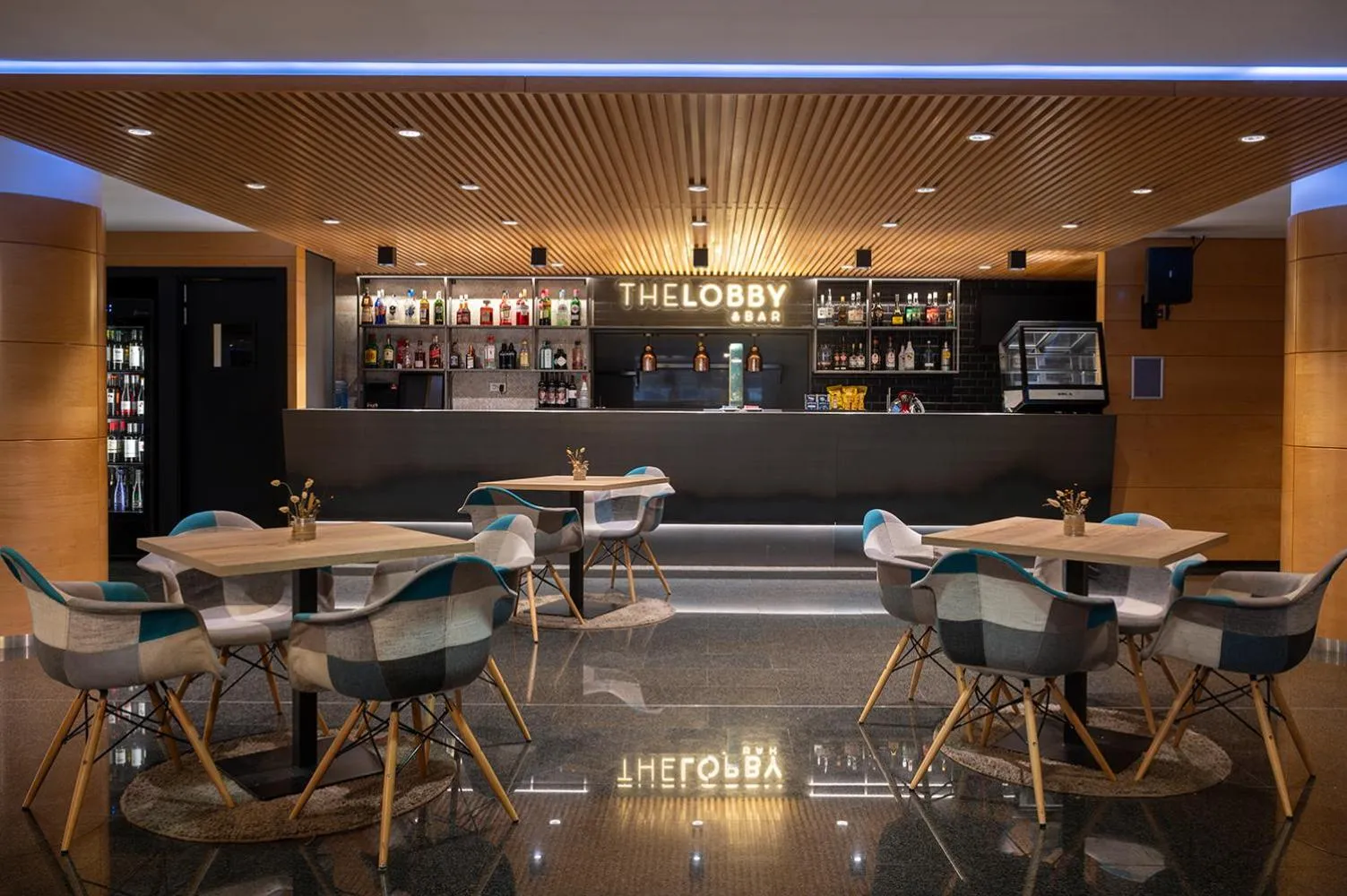 Lounge or bar in Hesperia Andorra