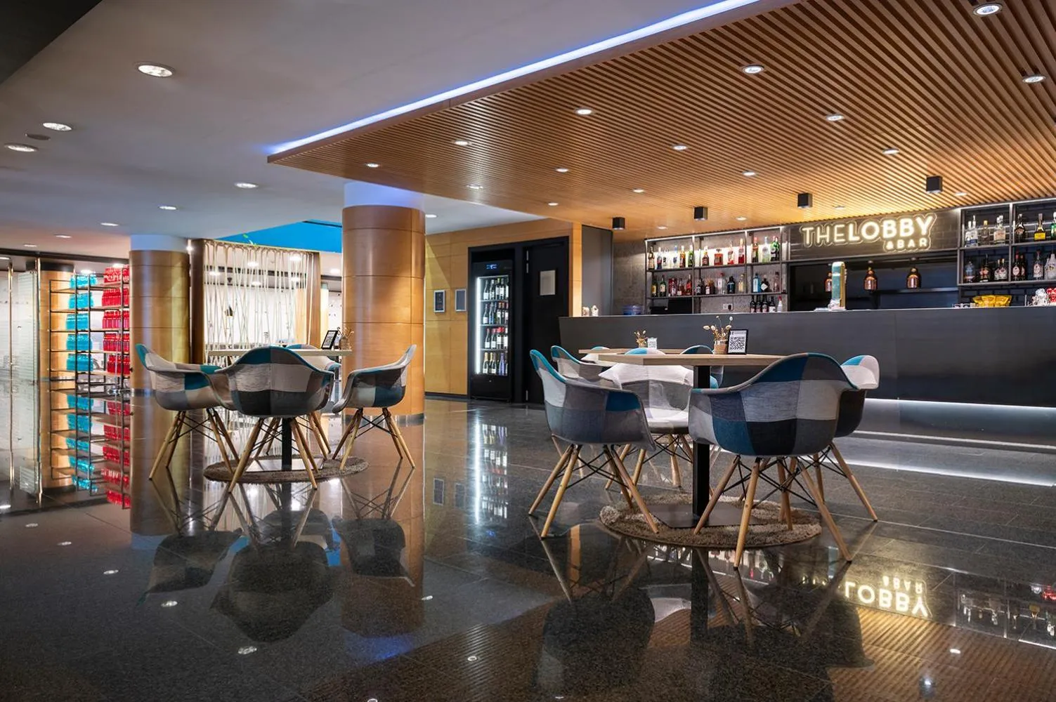 Lounge or bar in Hesperia Andorra