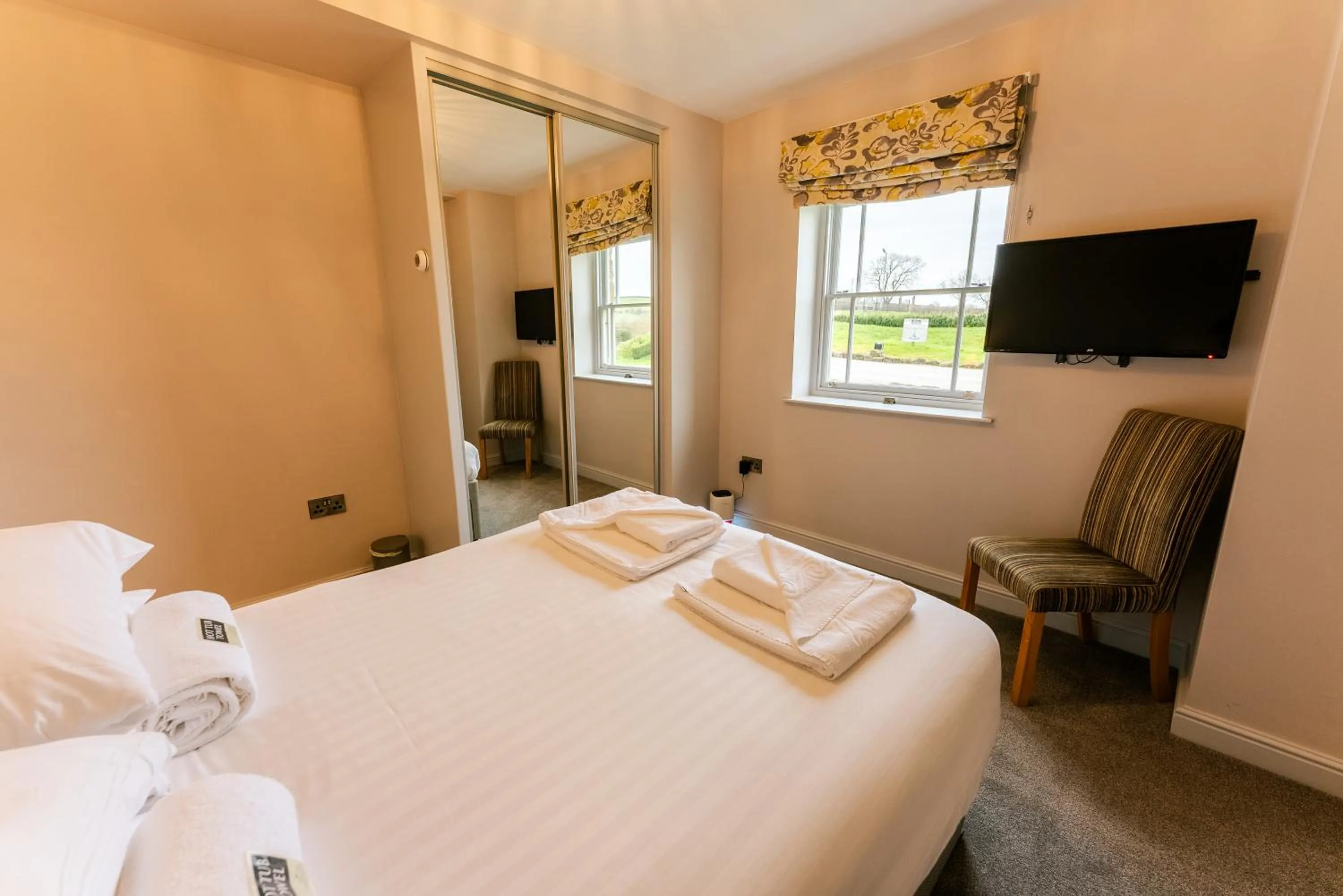 Bed in Oakerthorpe Holiday Village