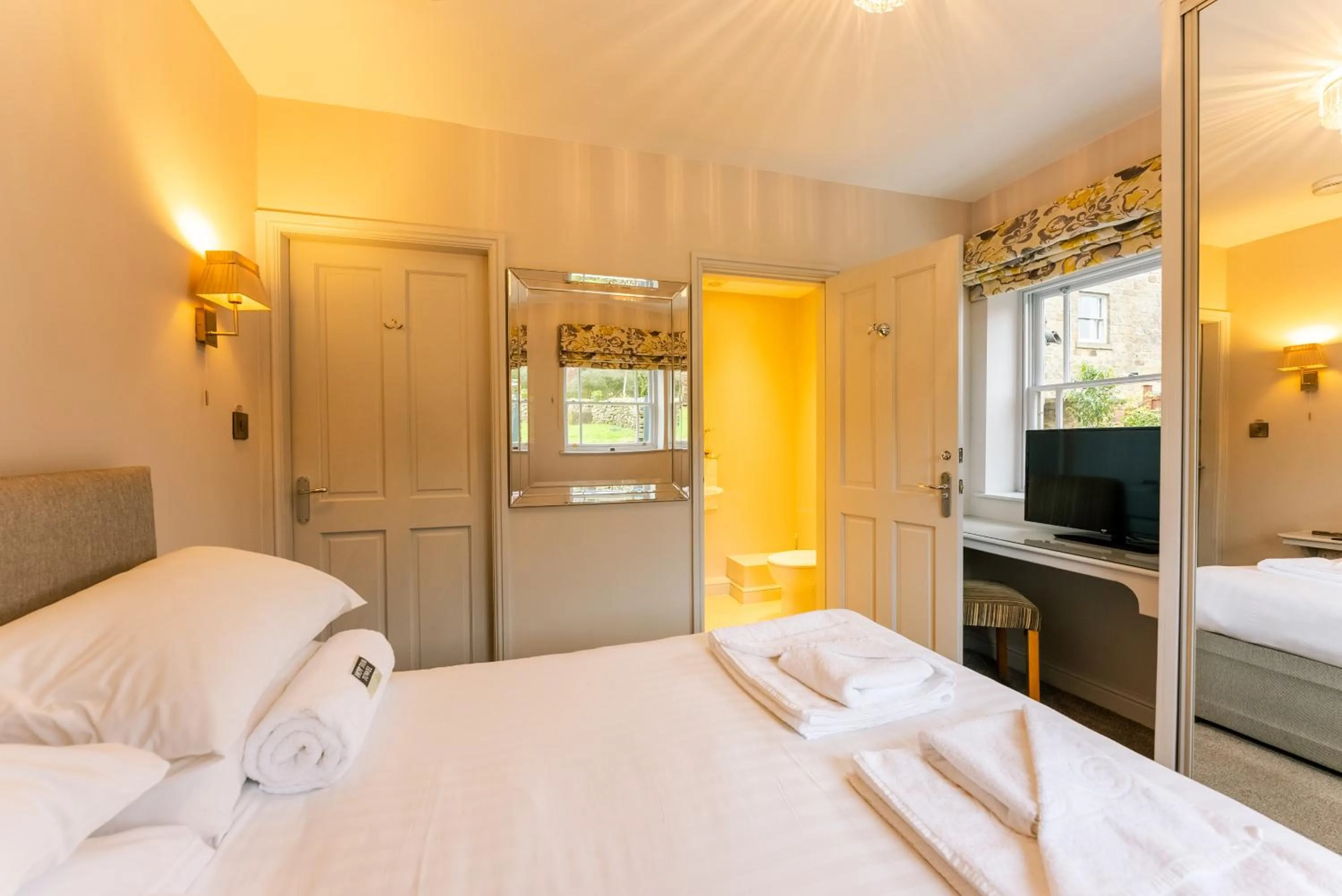 Bed in Oakerthorpe Holiday Village