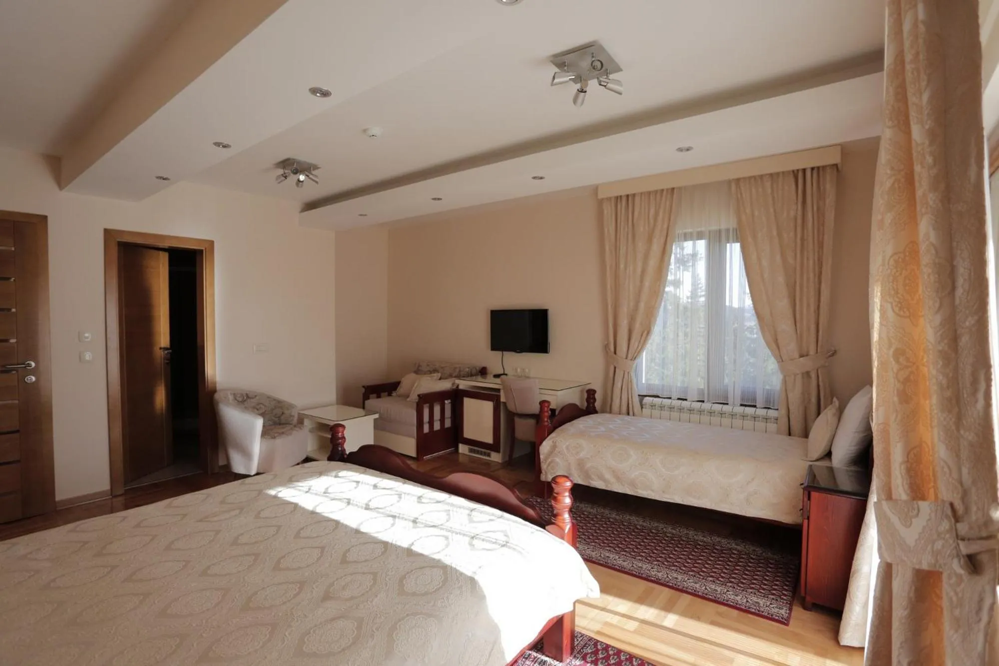 Restaurant/places to eat, Bed in IN Hotel Zlatar ex Zlatarski Biseri