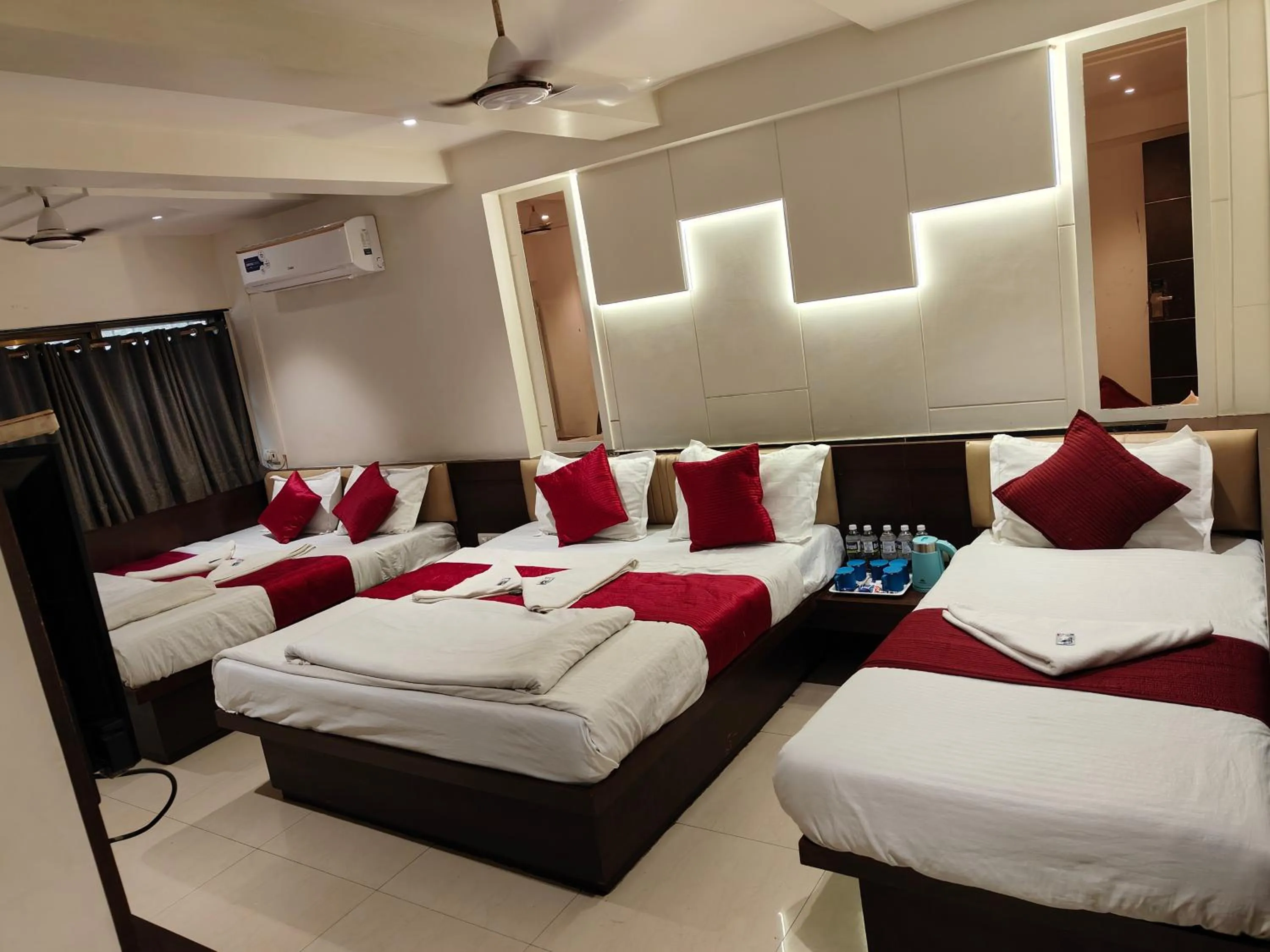 Patio, Bed in Hotel Anand Palace