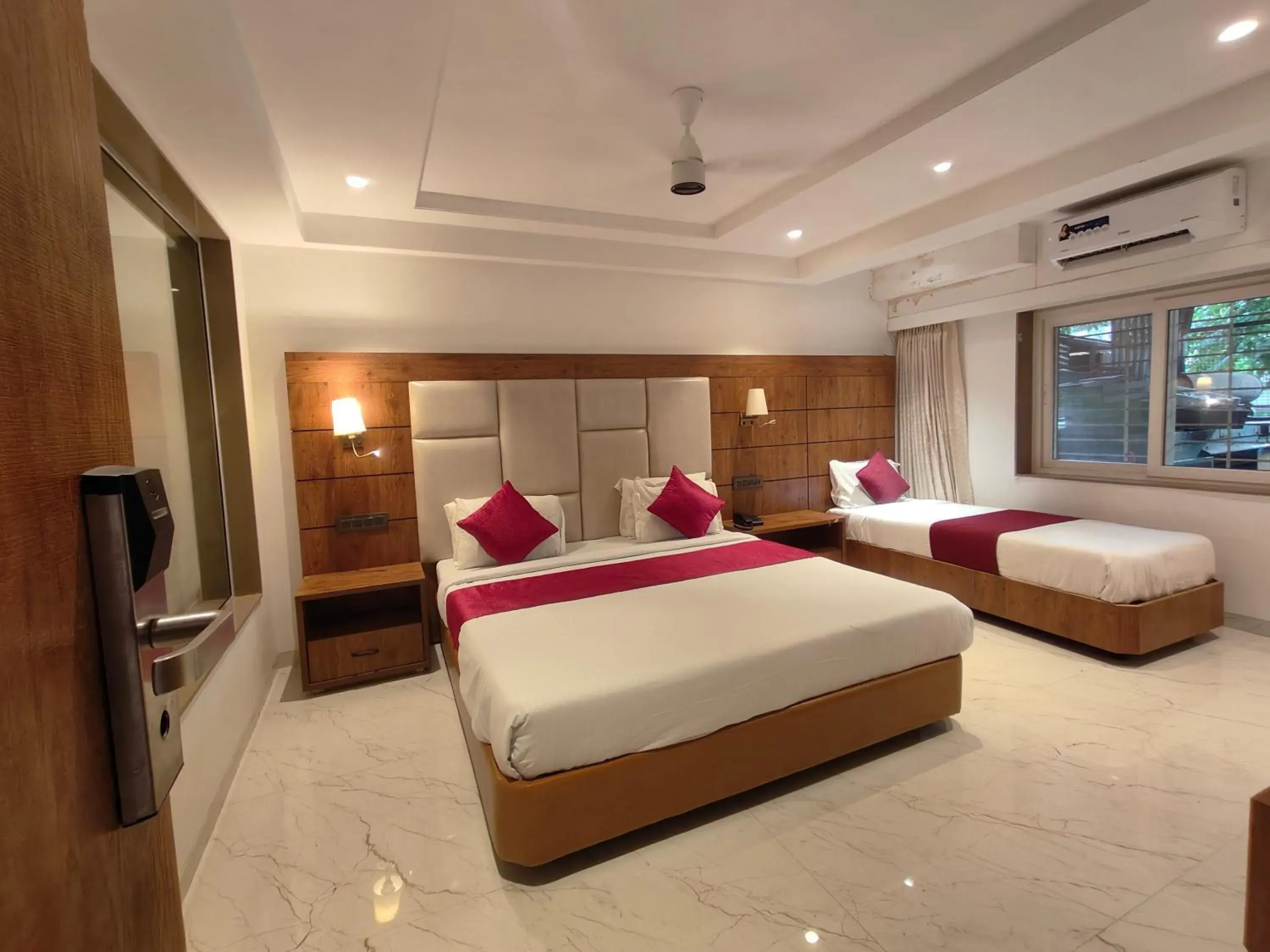 Superior Triple Room in Hotel Anand Palace Superior Triple Room in Hotel Anand Palace