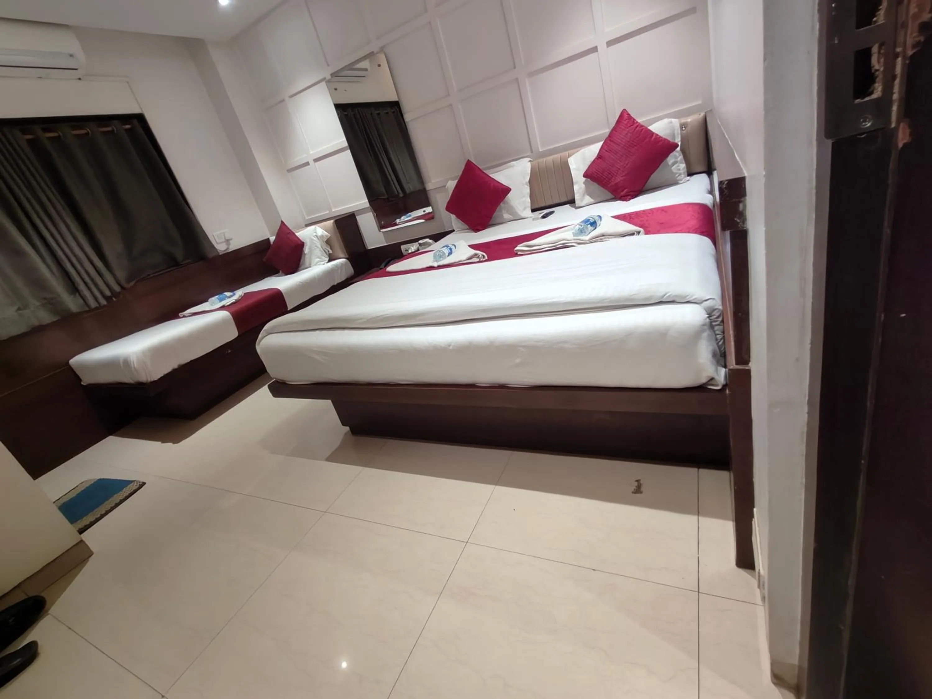 Patio, Bed in Hotel Anand Palace