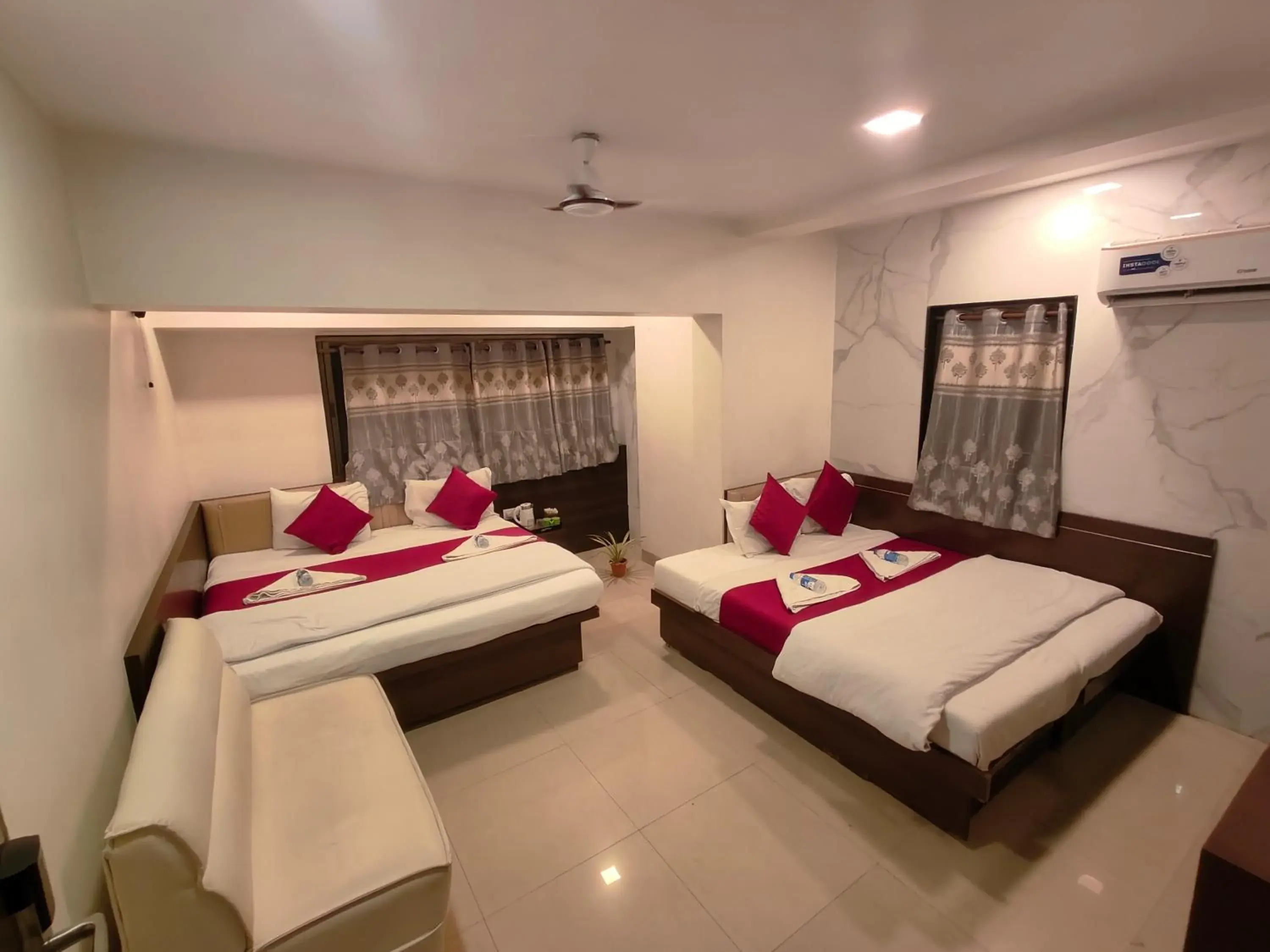 Queen Room with Two Queen Beds - Disability Access in Hotel Anand Palace Queen Room with Two Queen Beds - Disability Access in Hotel Anand Palace