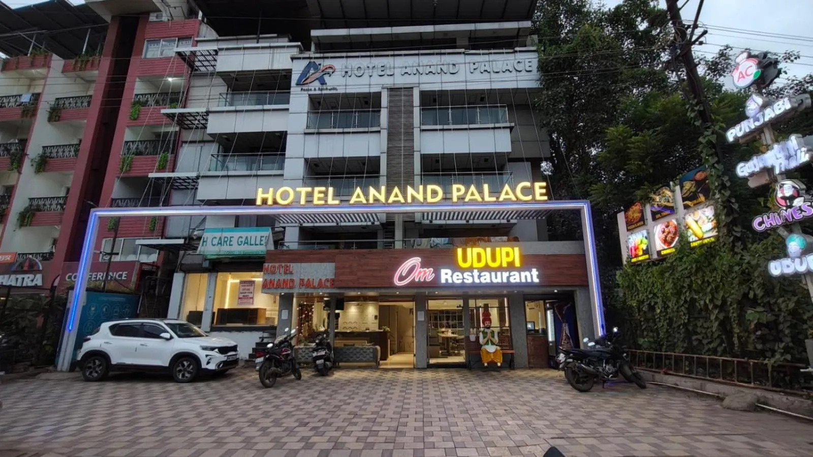 Property building in Hotel Anand Palace