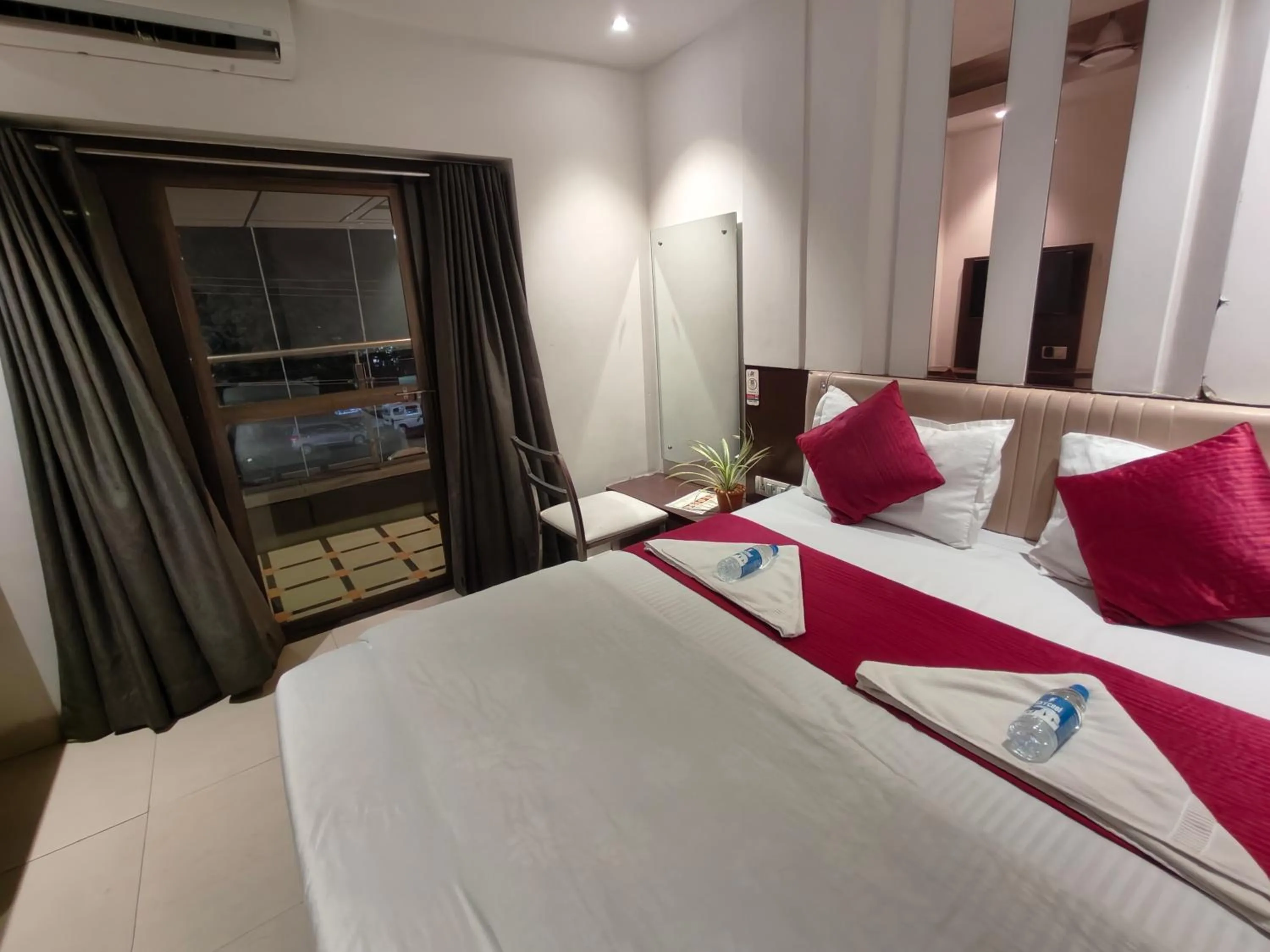 Double Bed Non AC Room in Hotel Anand Palace