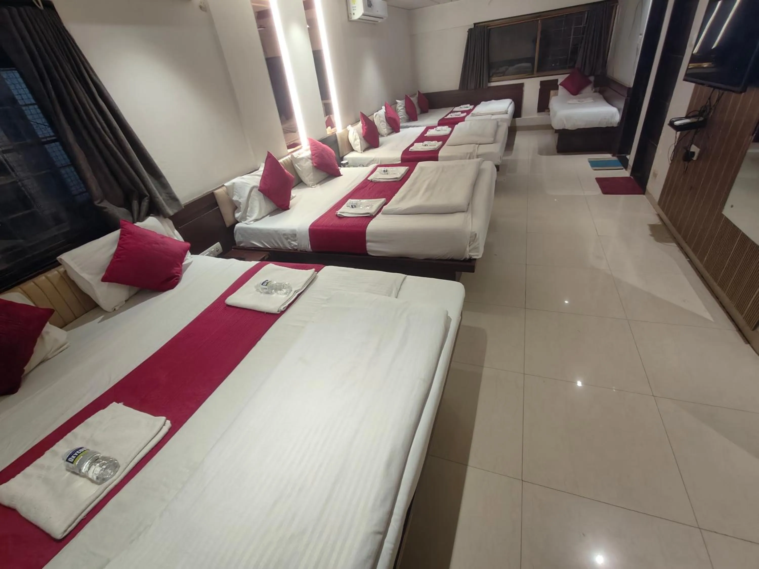 Patio, Bed in Hotel Anand Palace