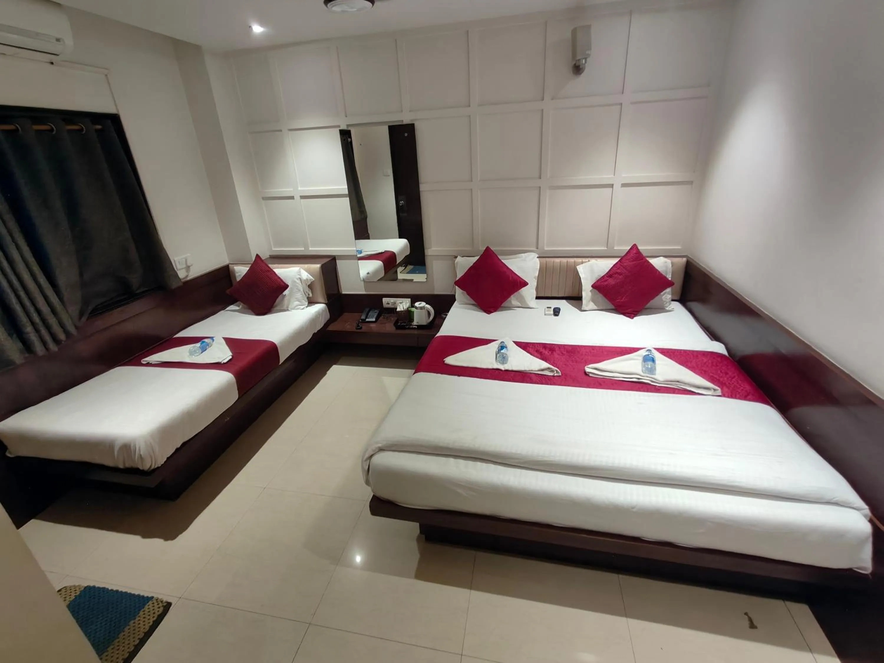 Triple Room with Balcony in Hotel Anand Palace