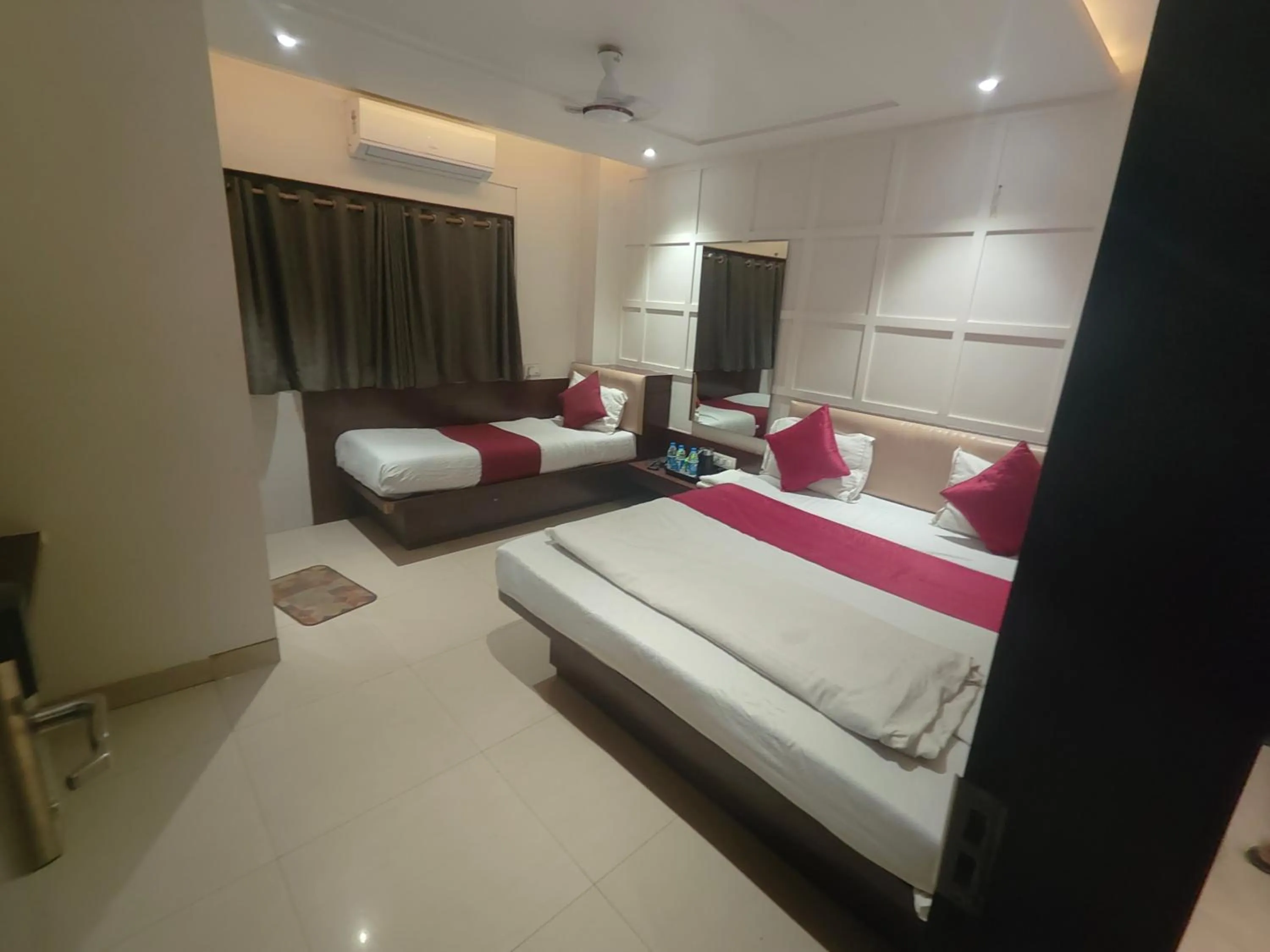 Patio, Bed in Hotel Anand Palace