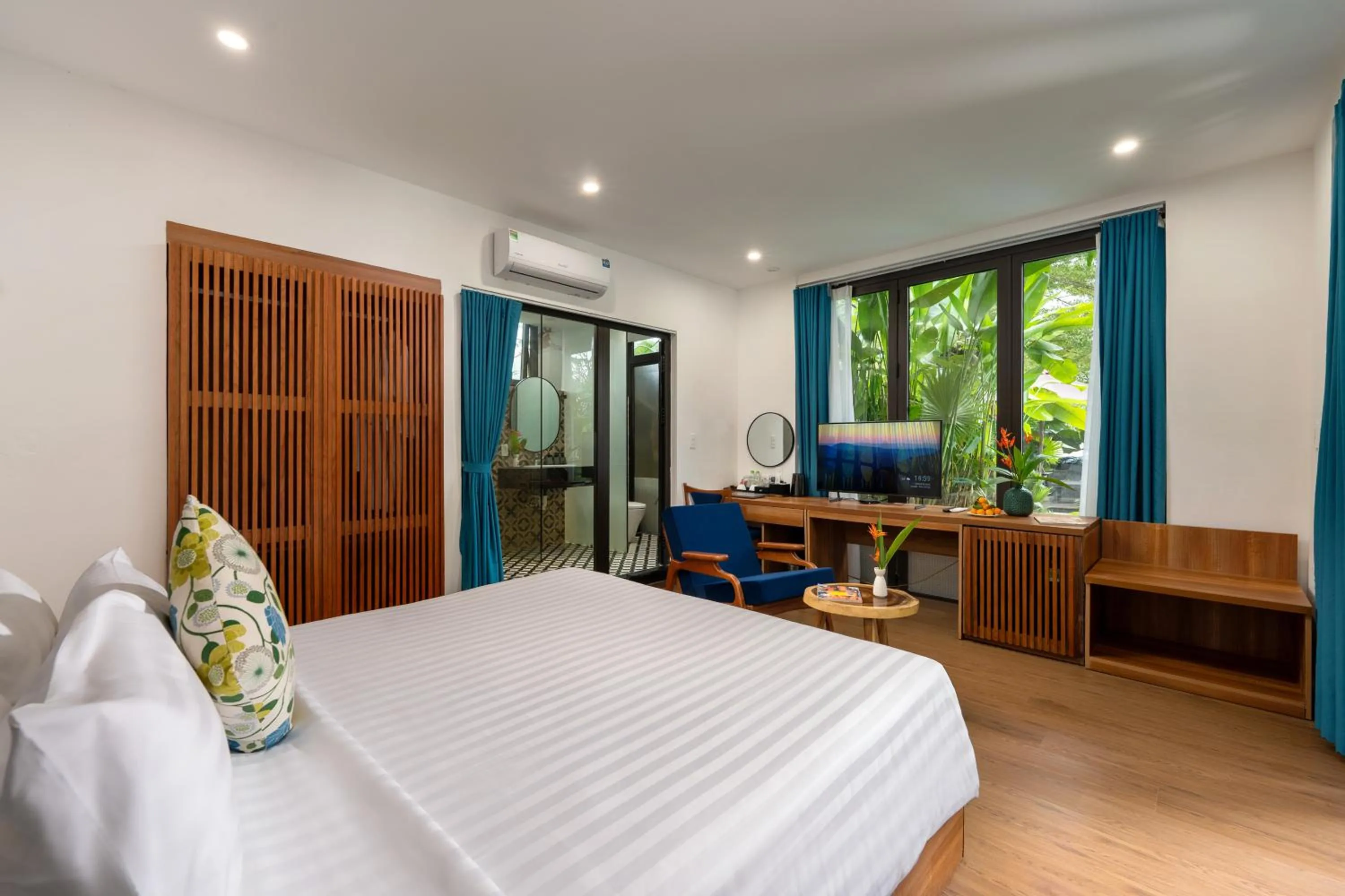 TV and multimedia, Bed in Gia Huy Riverside Hotel Hoi An