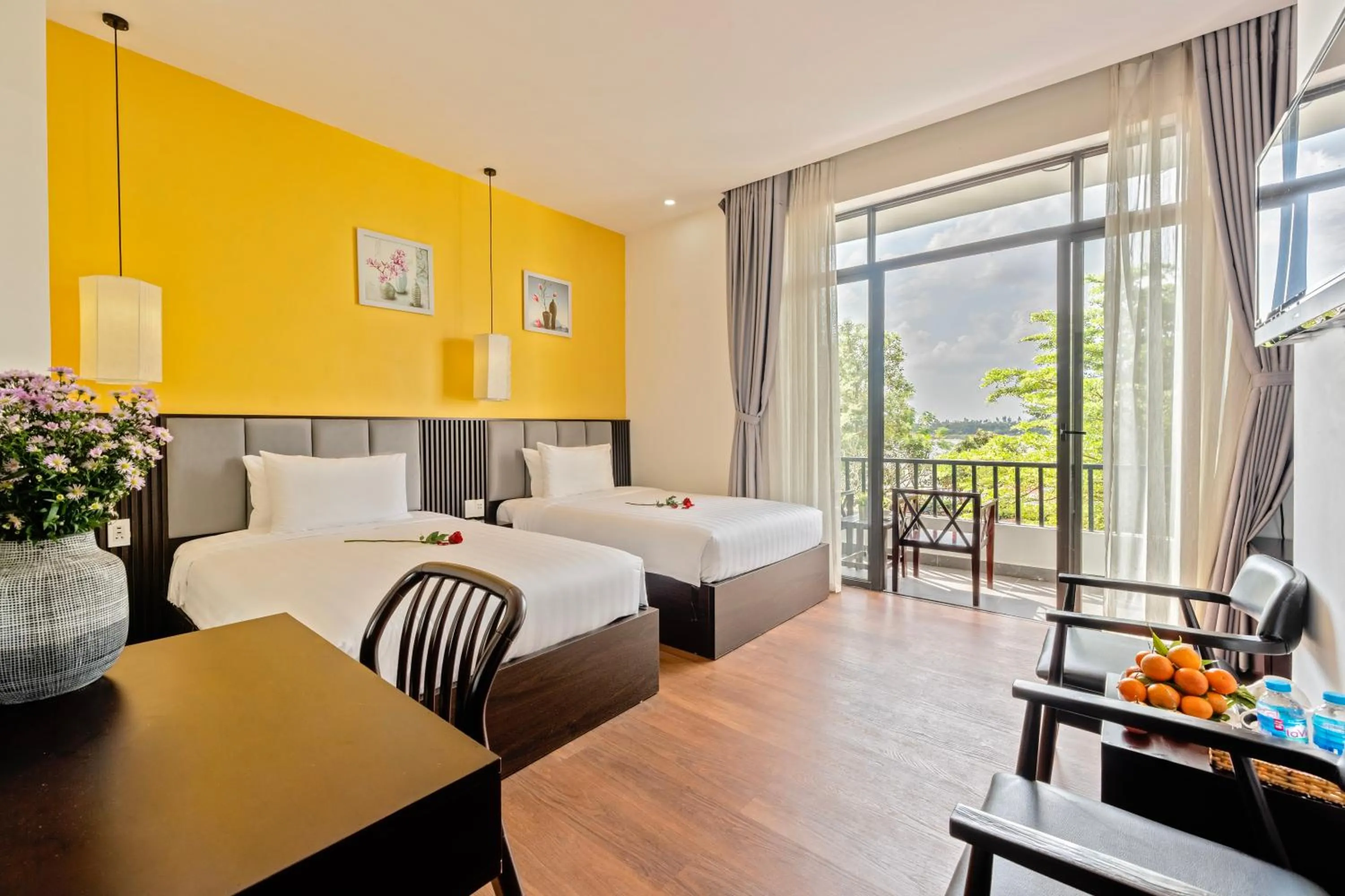 Deluxe Twin Room in Serene Riverside Hotel Hoi An