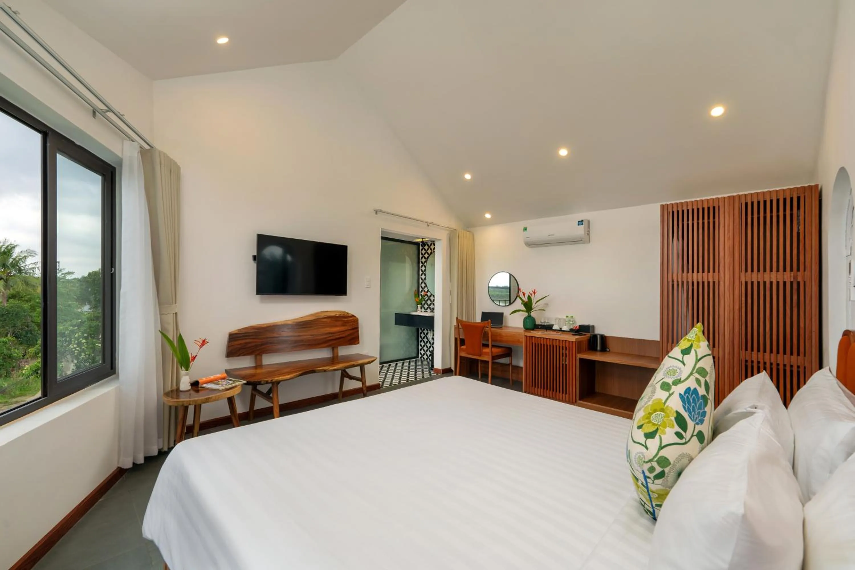Photo of the whole room, Bed in Gia Huy Riverside Hotel Hoi An