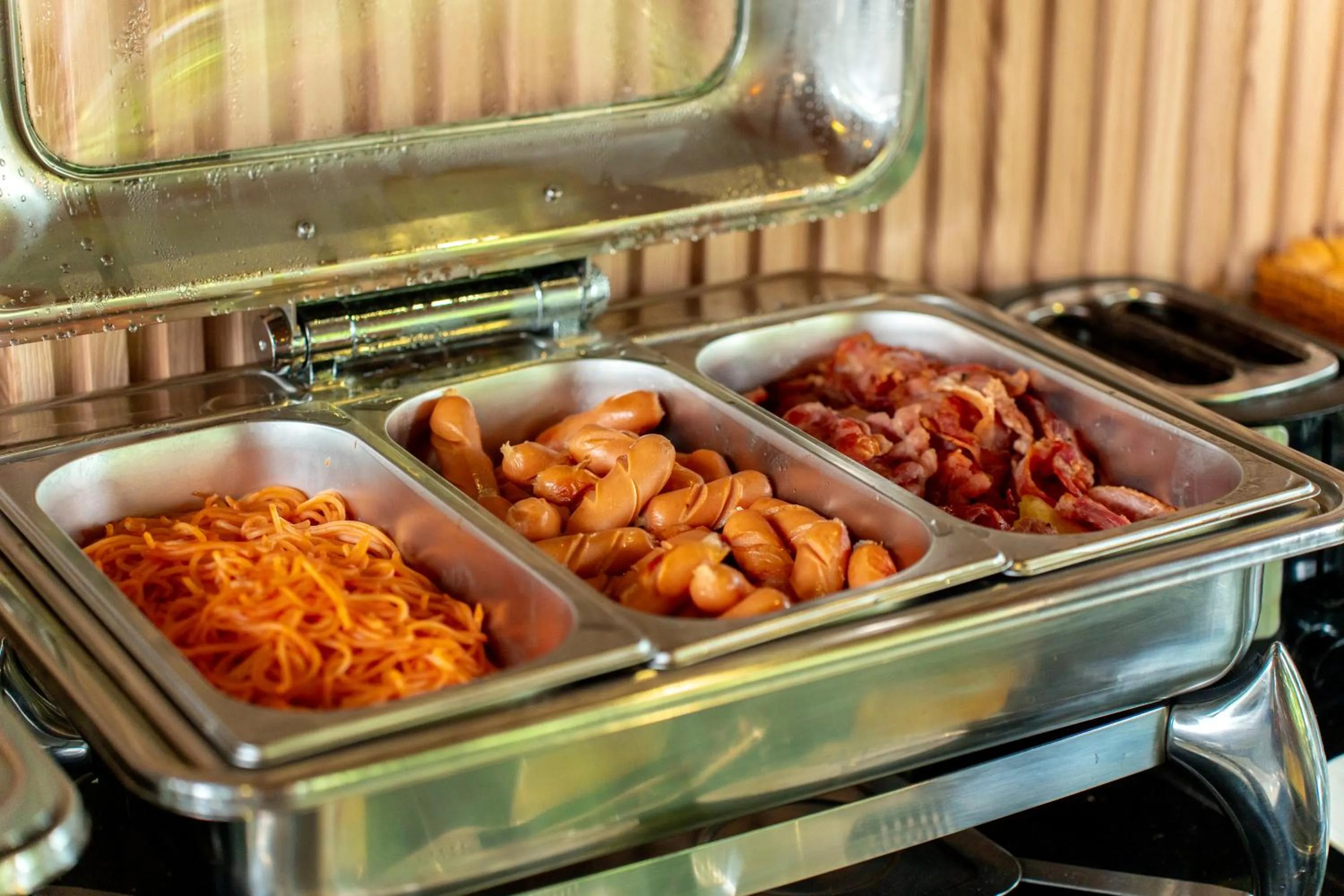 Restaurant/places to eat in Serene Riverside Hotel Hoi An