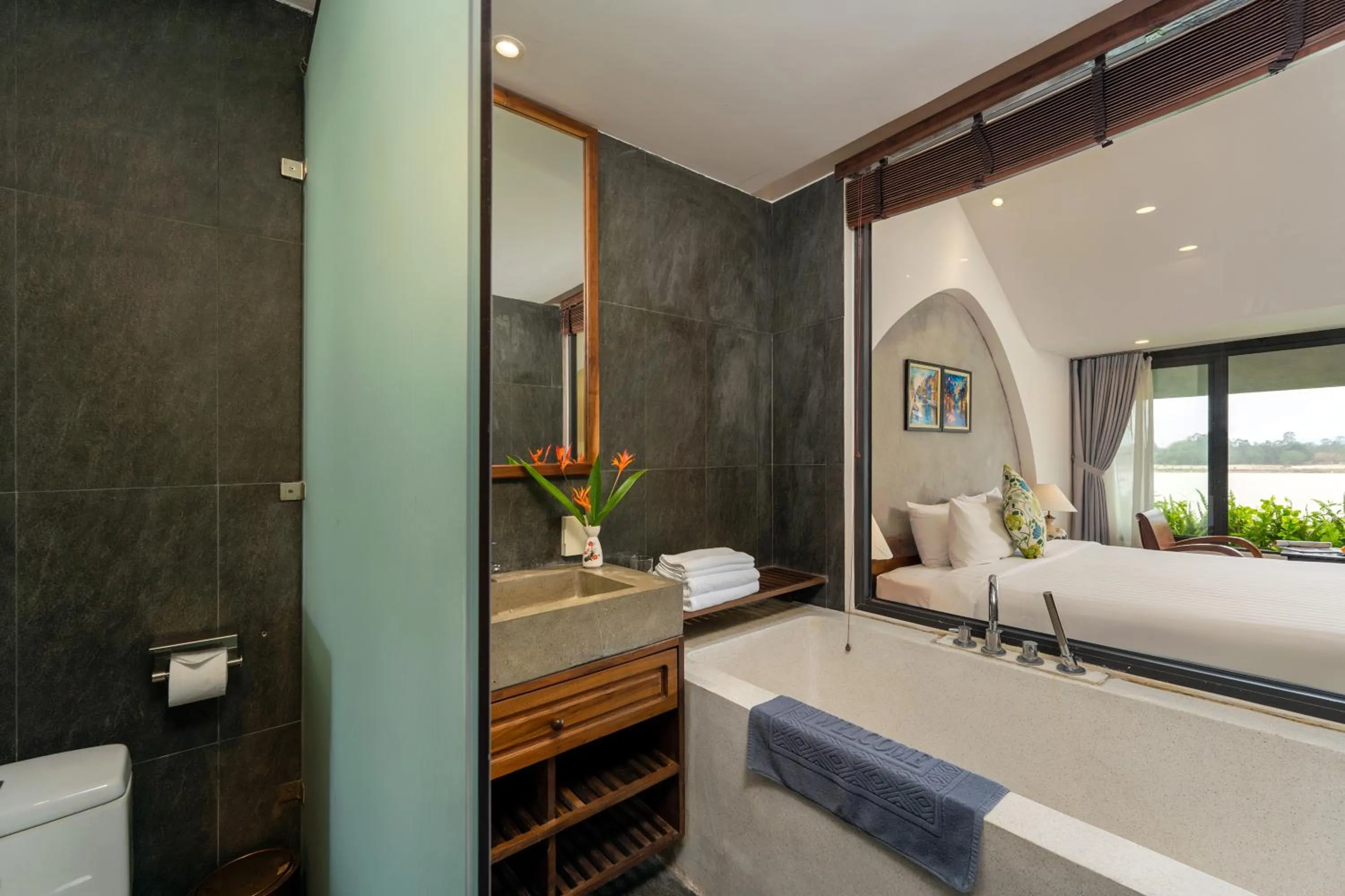 Photo of the whole room in Gia Huy Riverside Hotel Hoi An