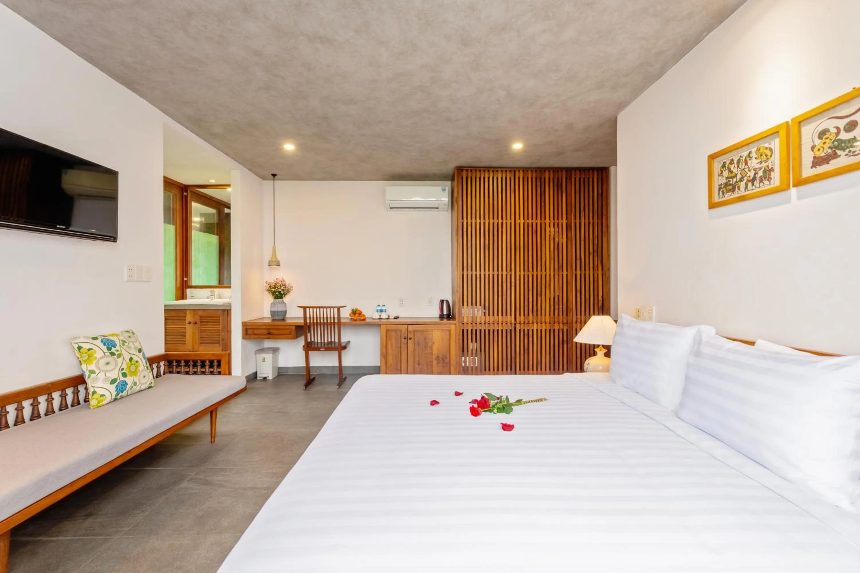 King Suite with River View  in Serene Riverside Hotel Hoi An