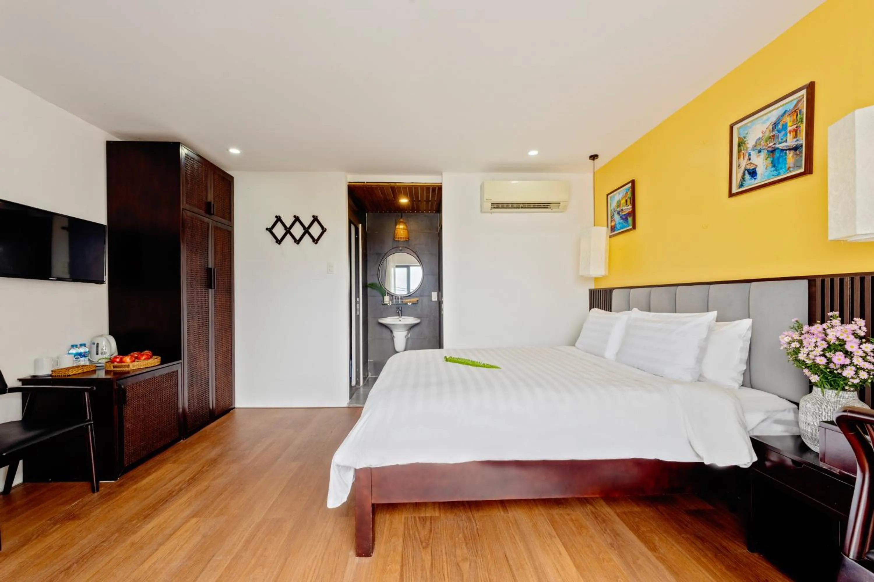 Photo of the whole room, Bed in Serene Riverside Hotel Hoi An