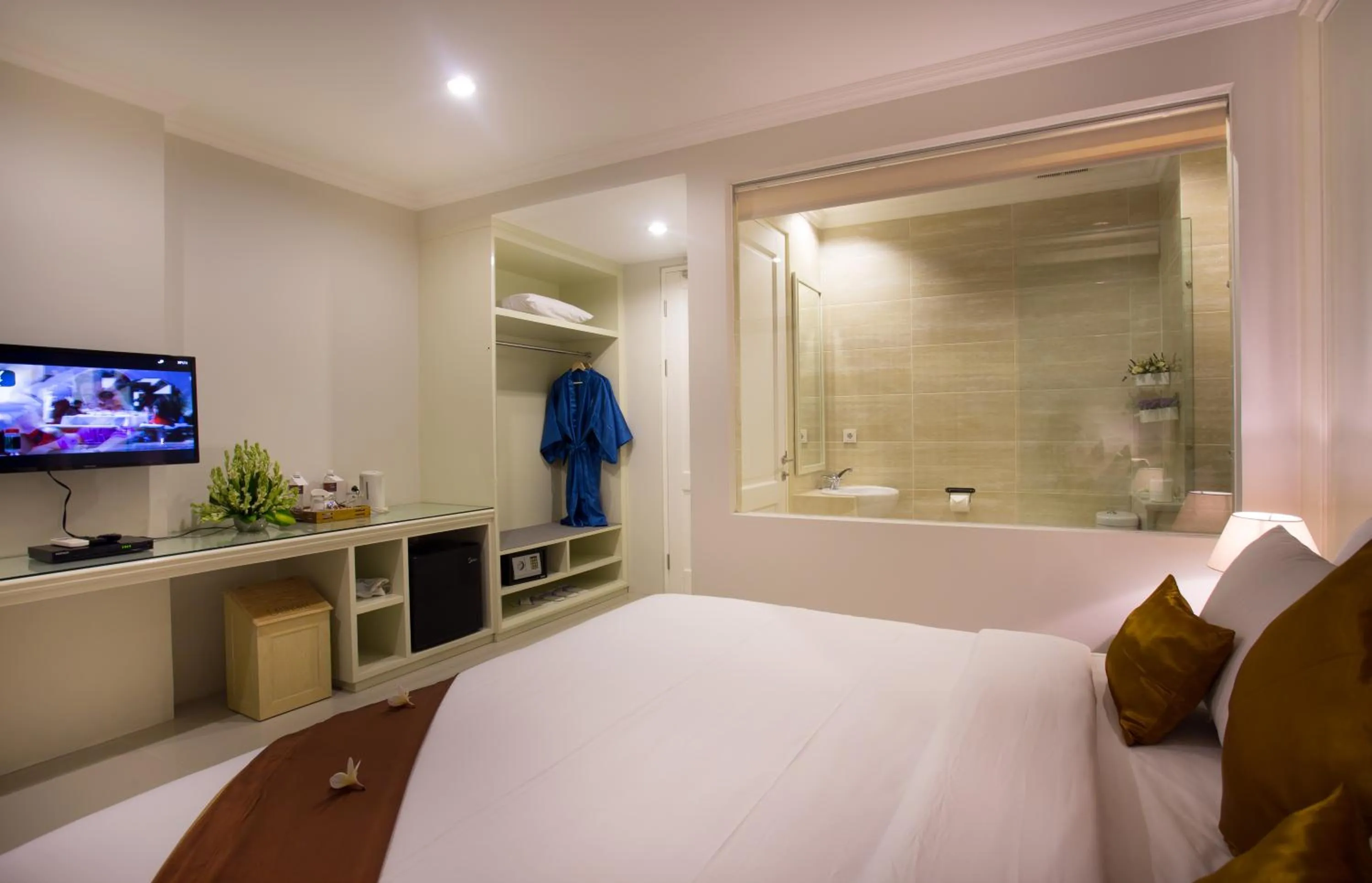 Bedroom, Bed in Amalfi Hotel Seminyak