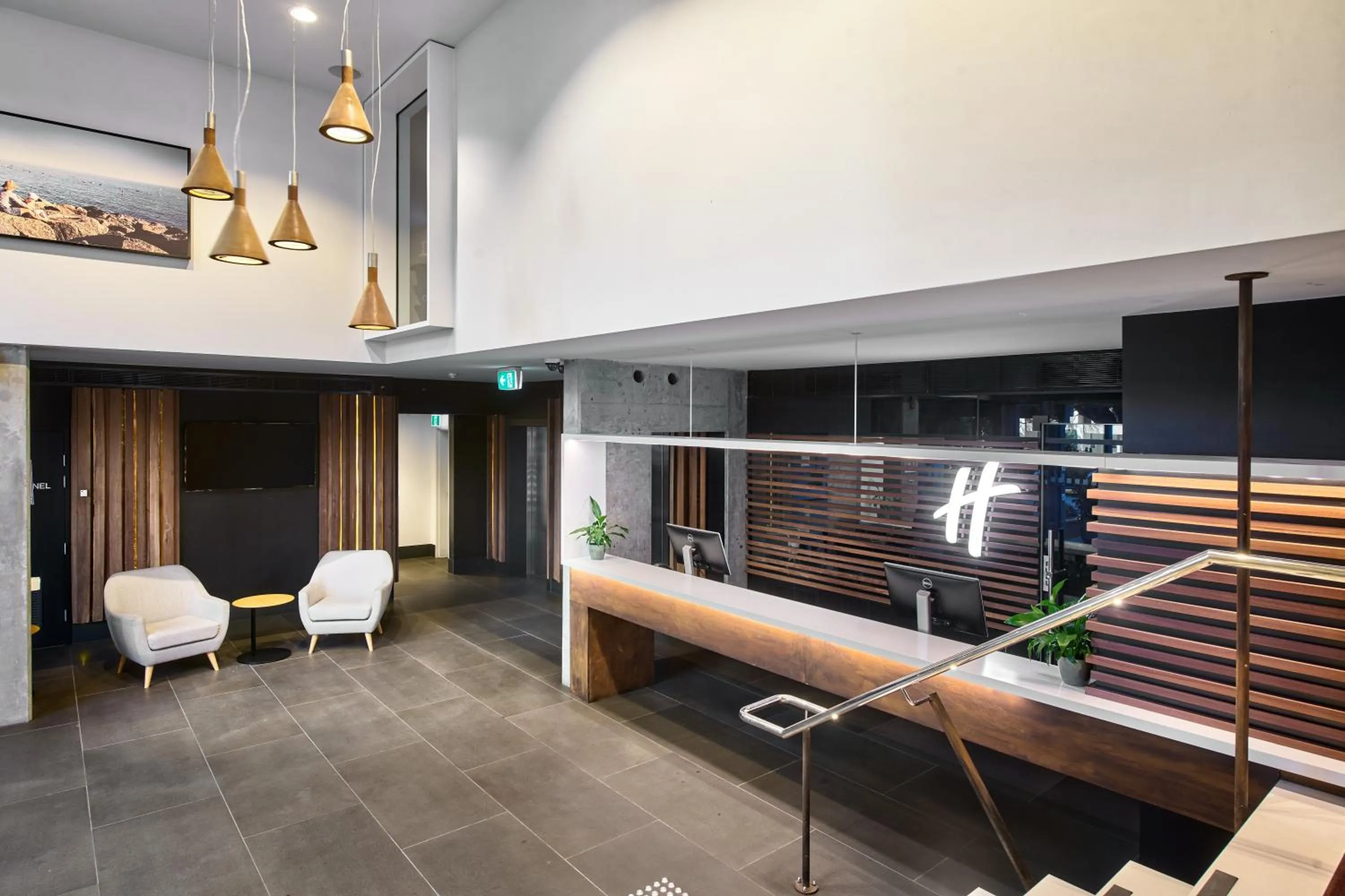 Lobby or reception in Holiday Inn West Perth by IHG