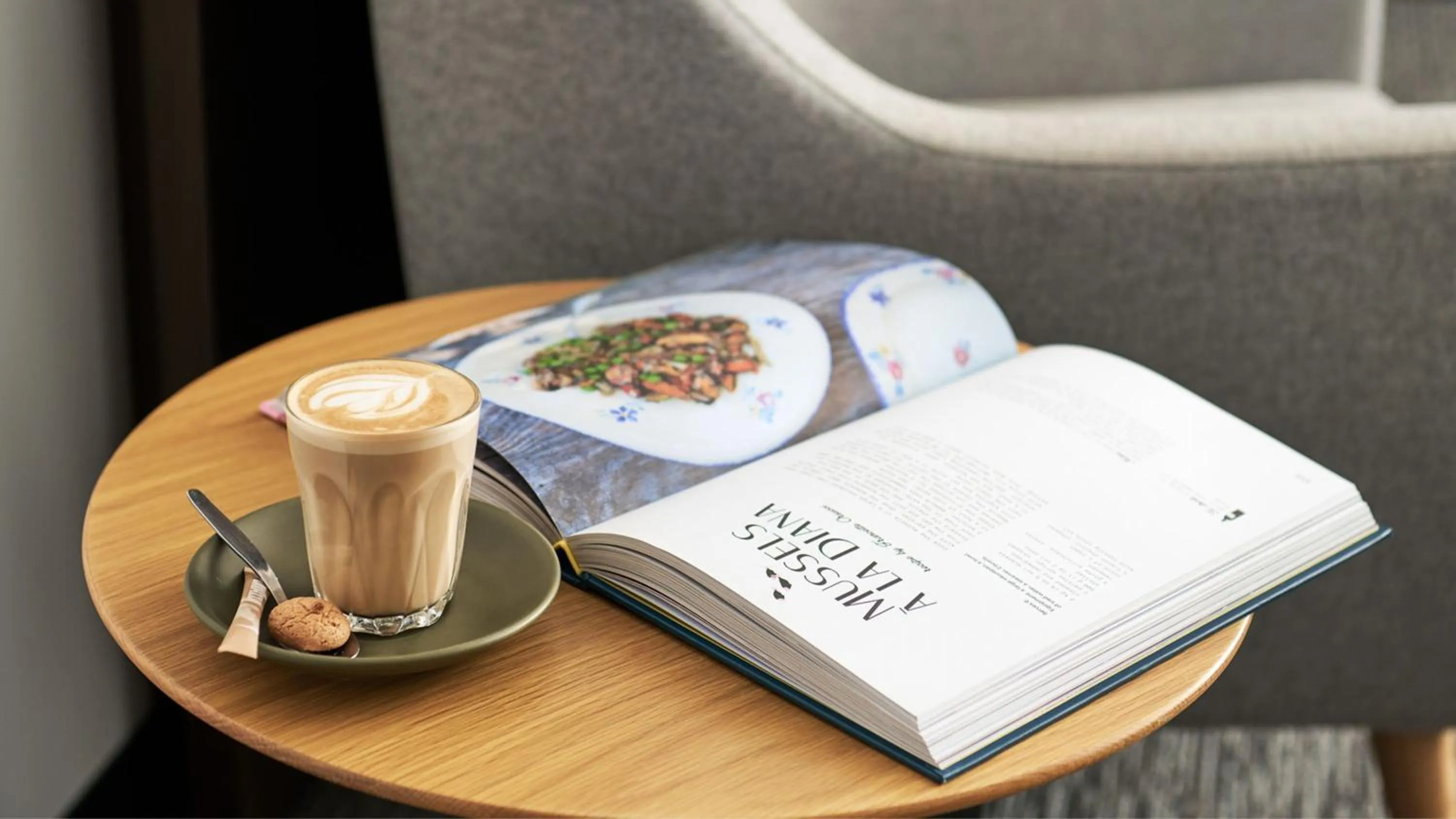 Food and drinks in Holiday Inn West Perth by IHG