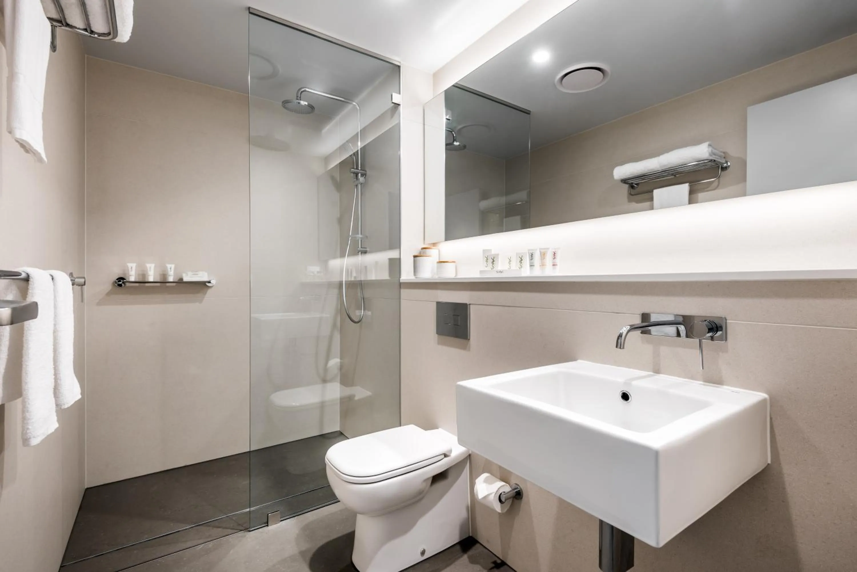 Bathroom in Holiday Inn West Perth by IHG
