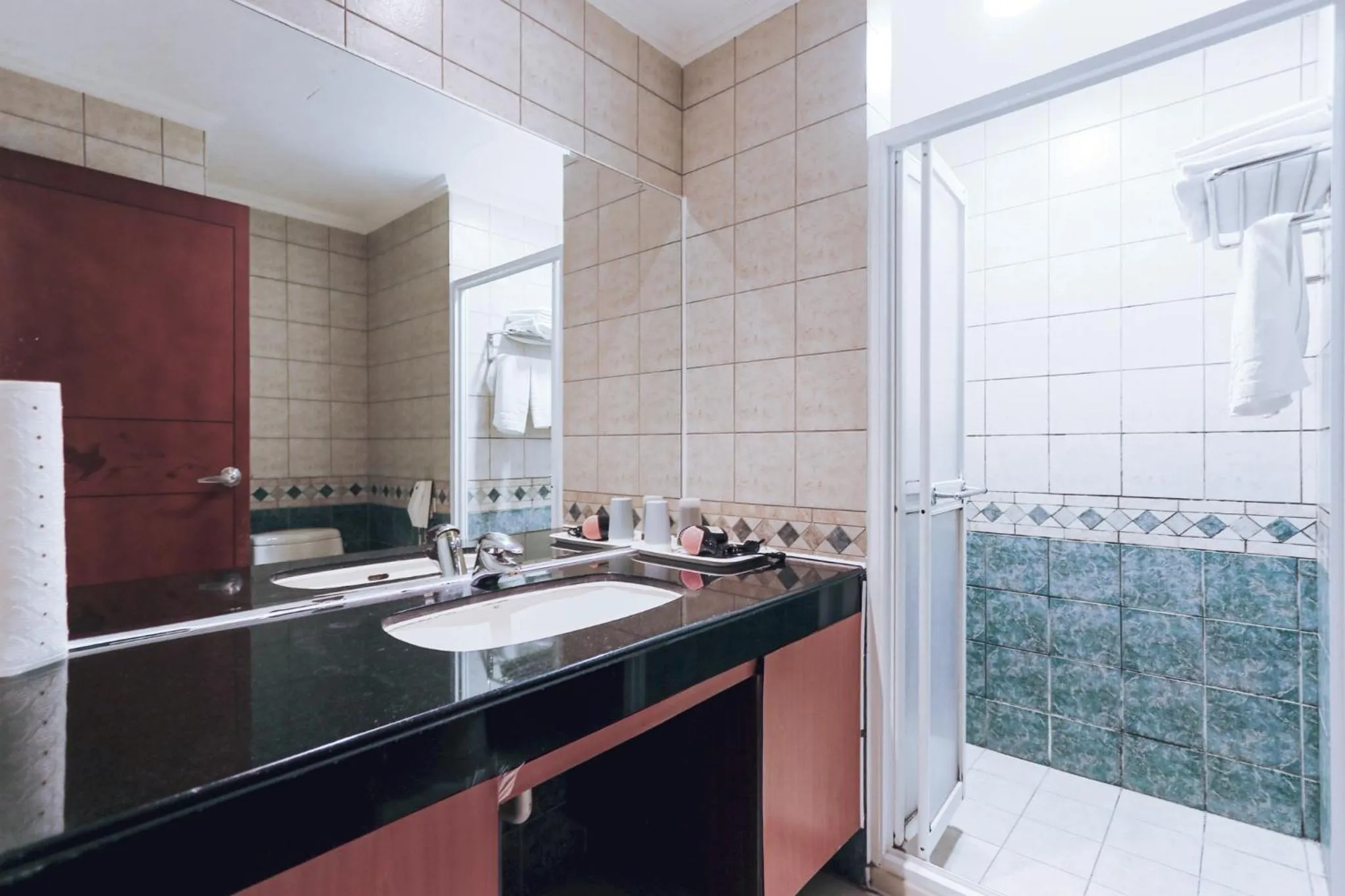 Shower in Herkang Hotel