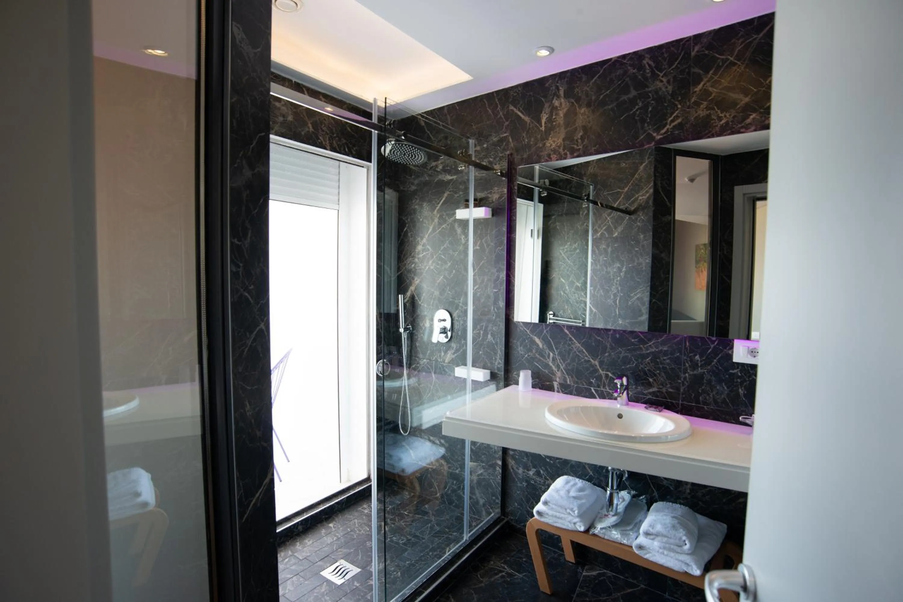 Bathroom in Bougainville Bay Hotel